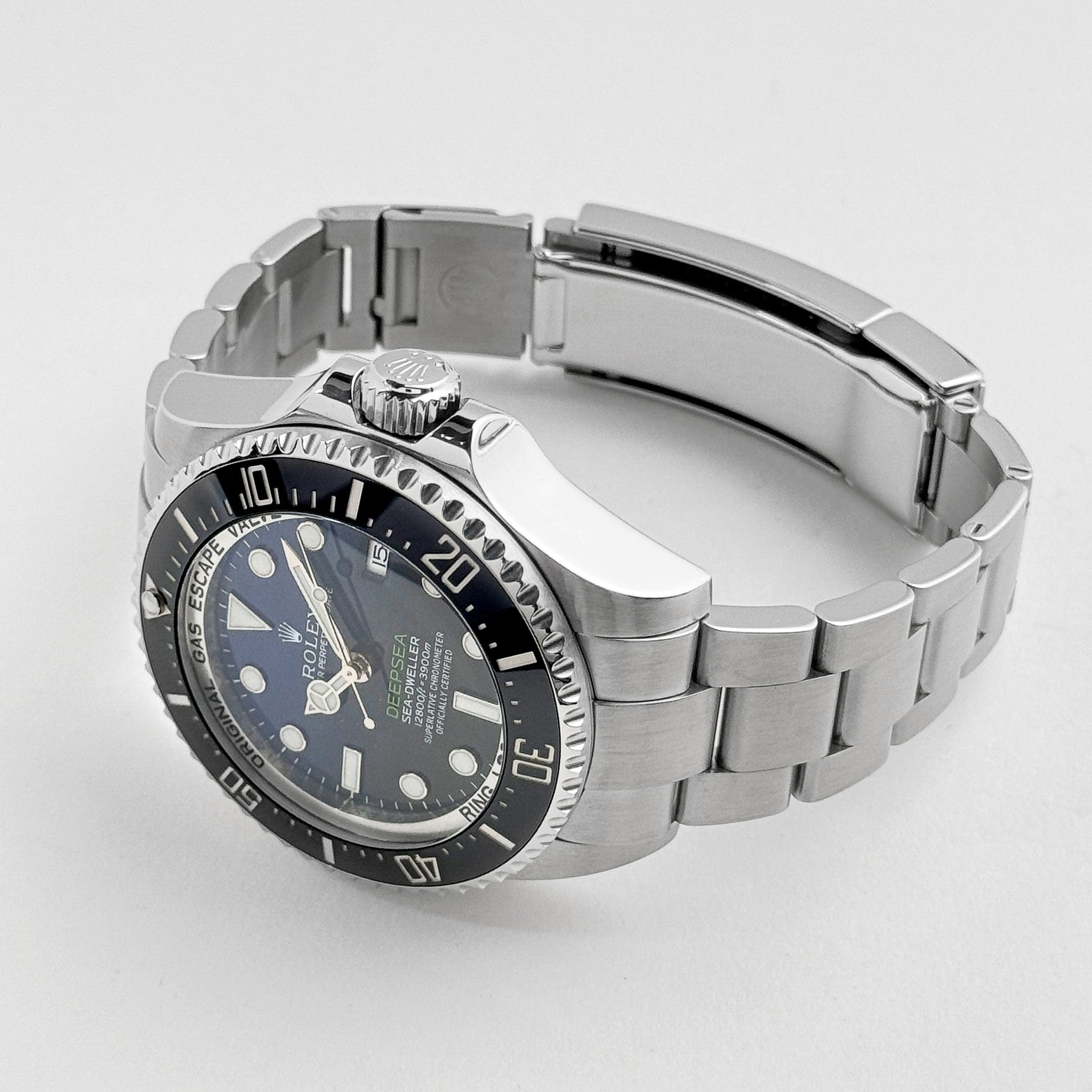 Sea-Dweller Deepsea D-Blue Steel Blue Dial 44mm Product Image 2