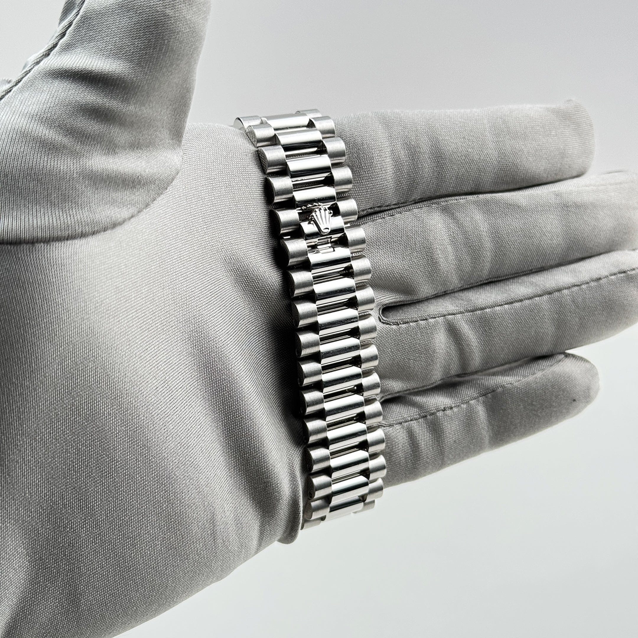 Day-Date 40 Platinum Blue Dial 40mm Product Image 9