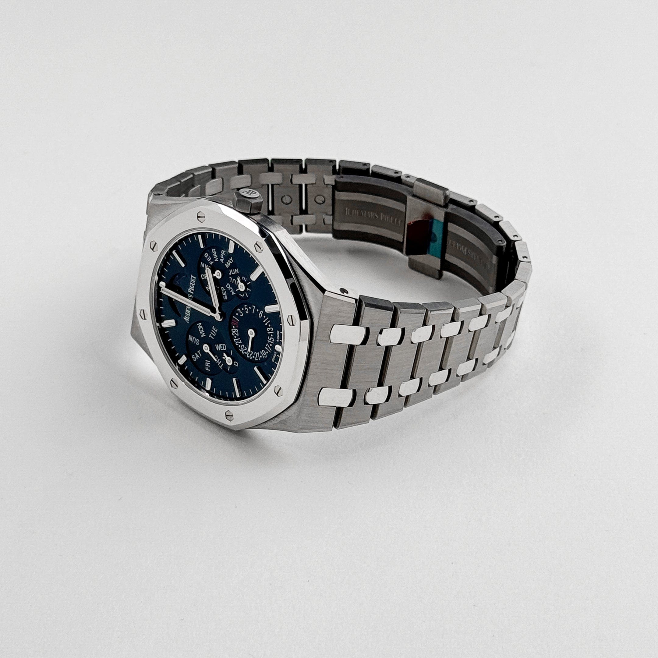 Royal Oak Perpetual Calendar Ultra-Thin Platinum & Titanium Blue Dial 41mm Product Image 2