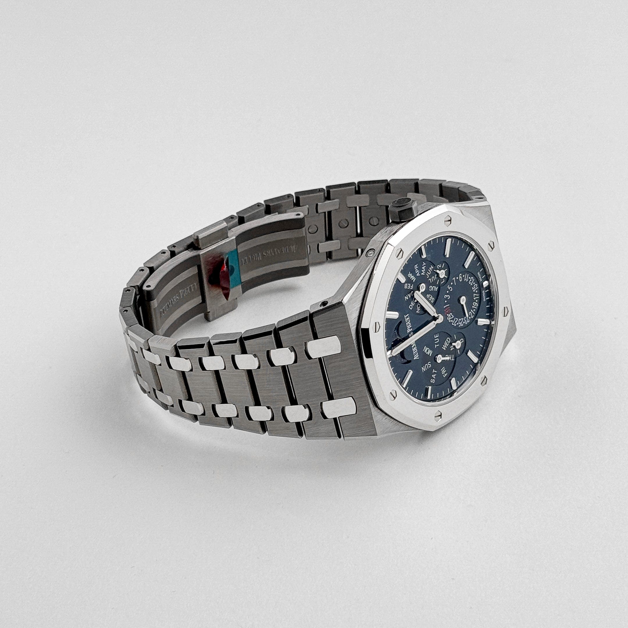 Royal Oak Perpetual Calendar Ultra-Thin Platinum & Titanium Blue Dial 41mm Product Image 3
