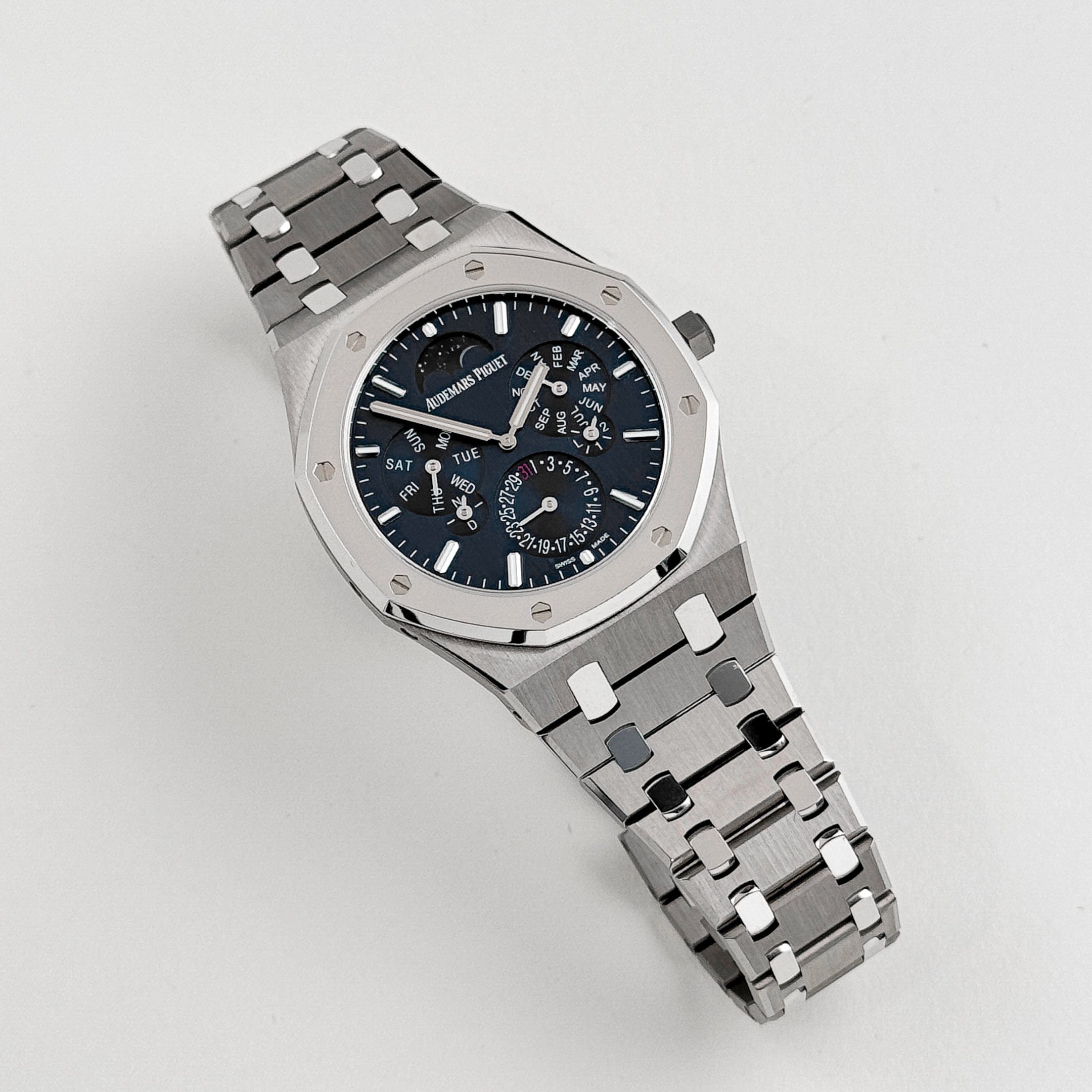 Royal Oak Perpetual Calendar Ultra-Thin Platinum & Titanium Blue Dial 41mm Product Image 1