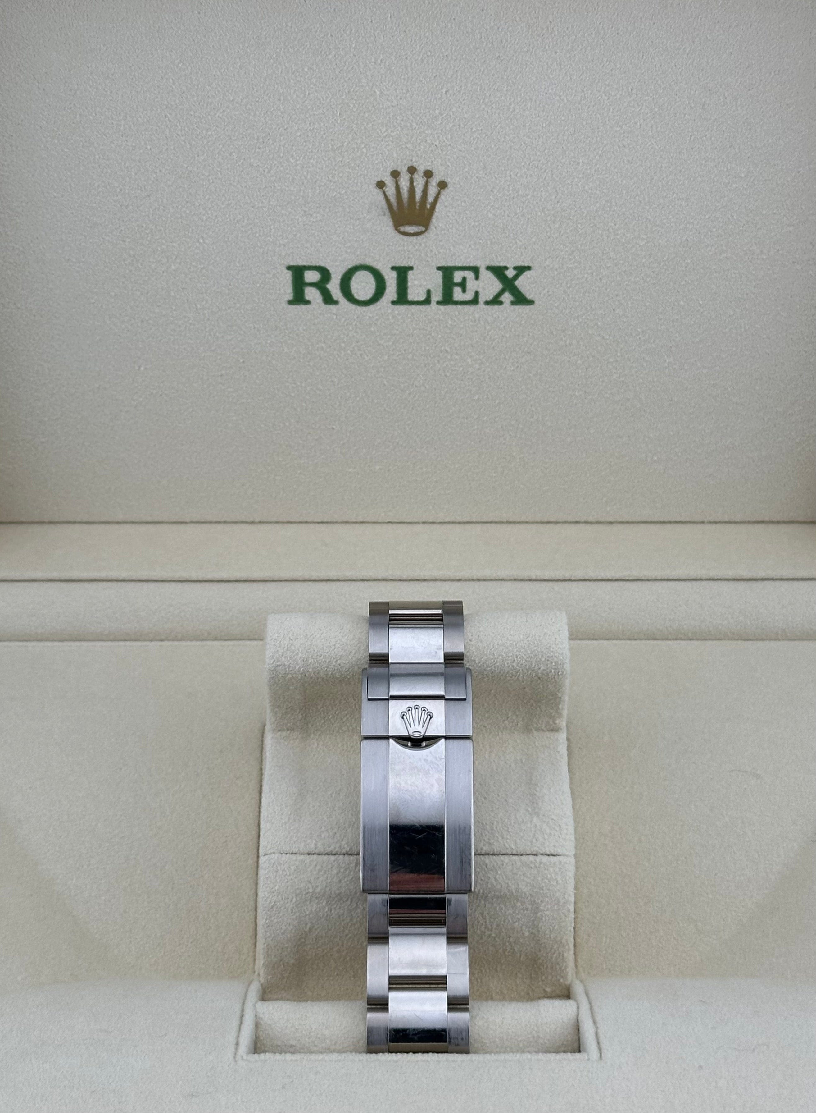 GMT-Master II White Gold Blue Dial "Pepsi" 40mm Product Image 4