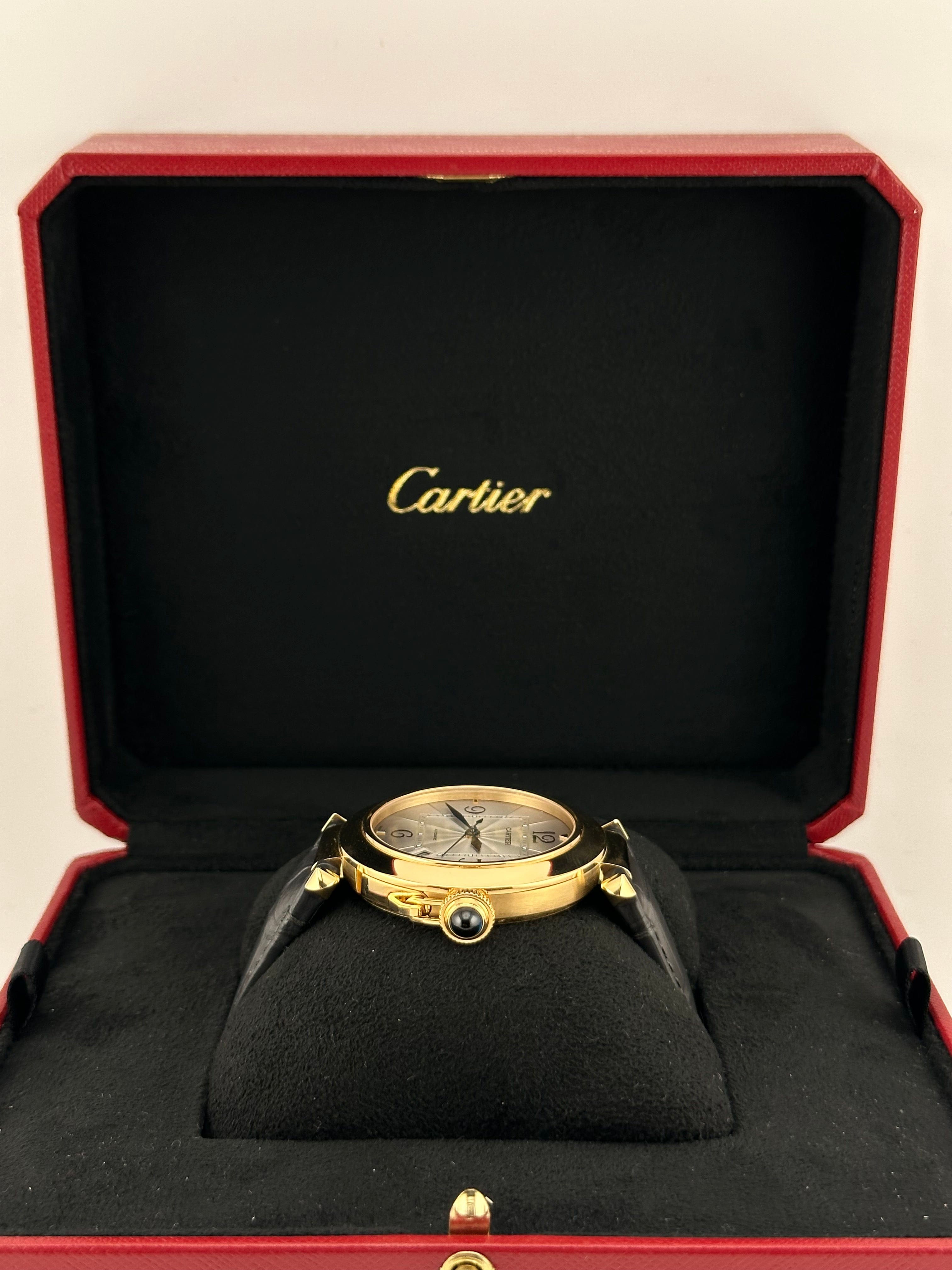 Pahsa de Cartier Yellow Gold Silver Dial 41mm Product Image 2