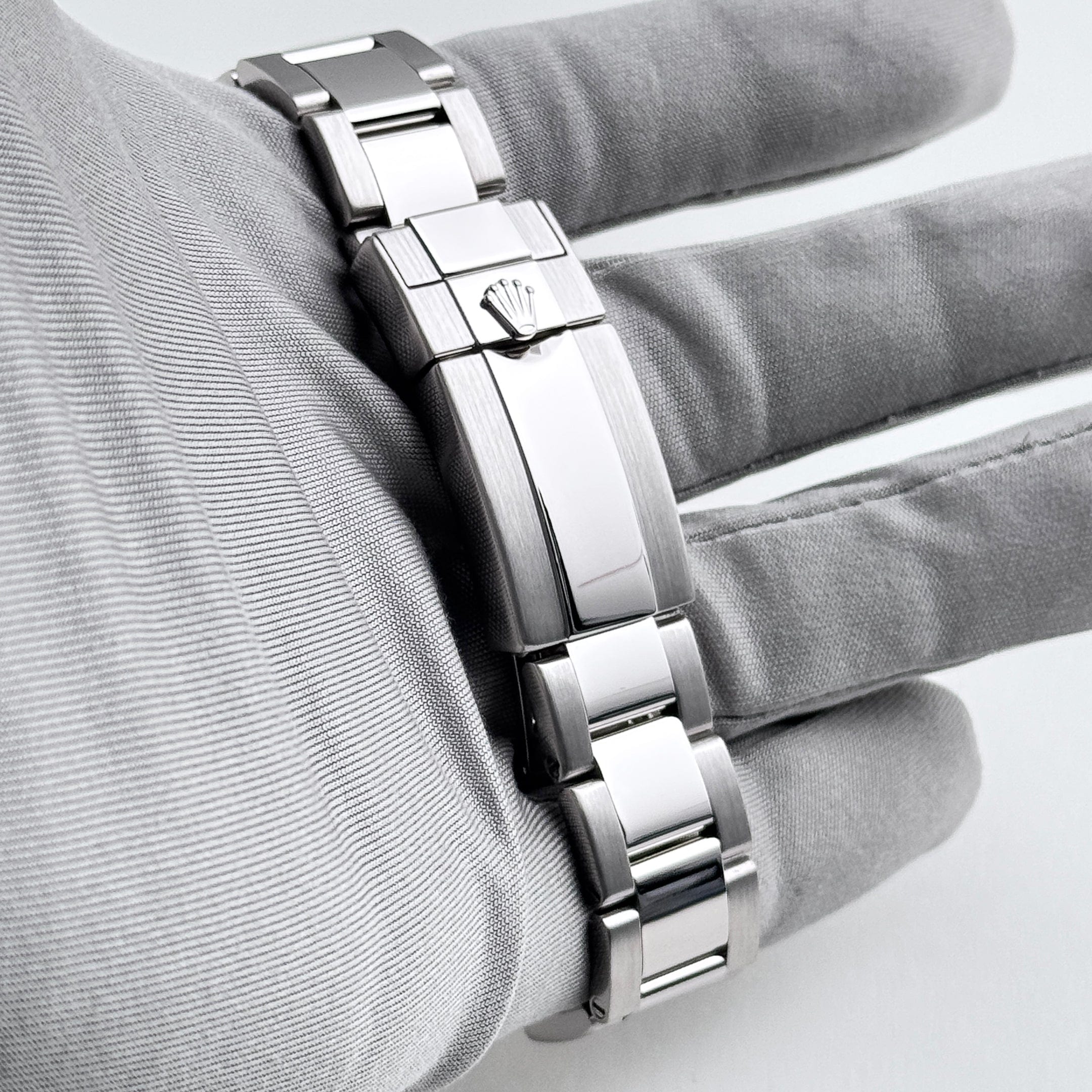 Daytona White Gold Blue Dial 40mm Product Image 9