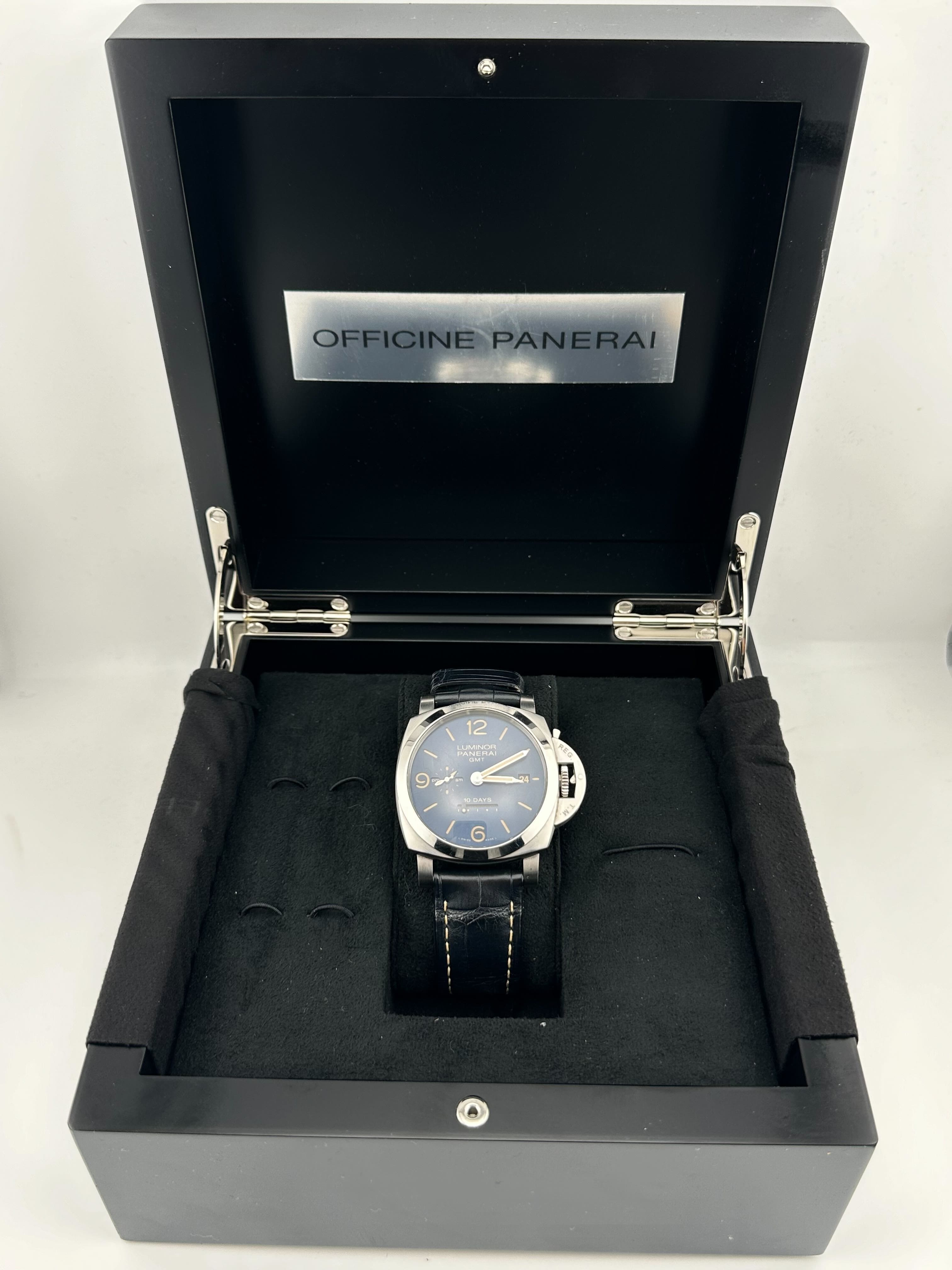 Luminor GMT Steel Blue Dial 44mm Product Image 5