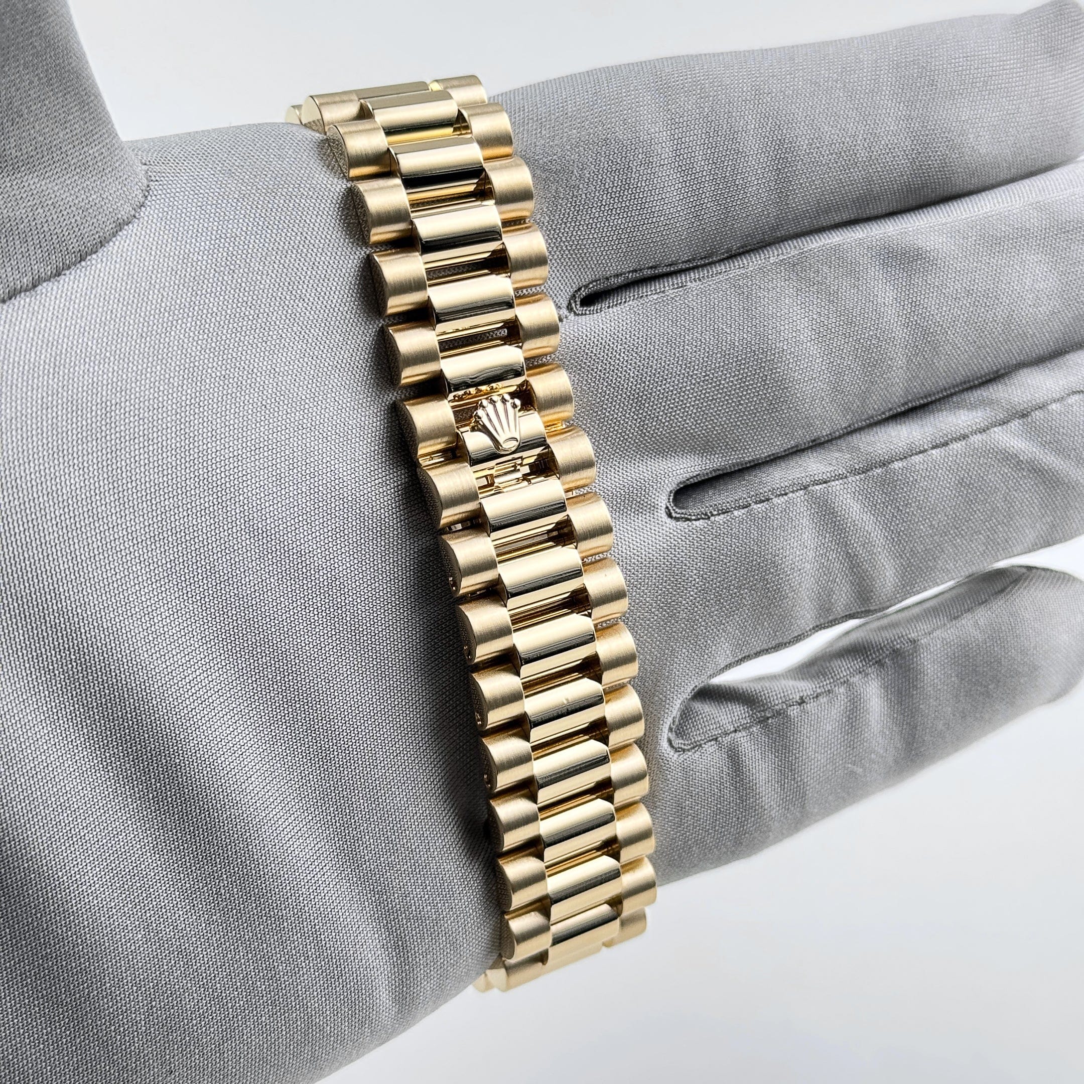 Day-Date 36 Yellow Gold White Dial 36mm Product Image 9