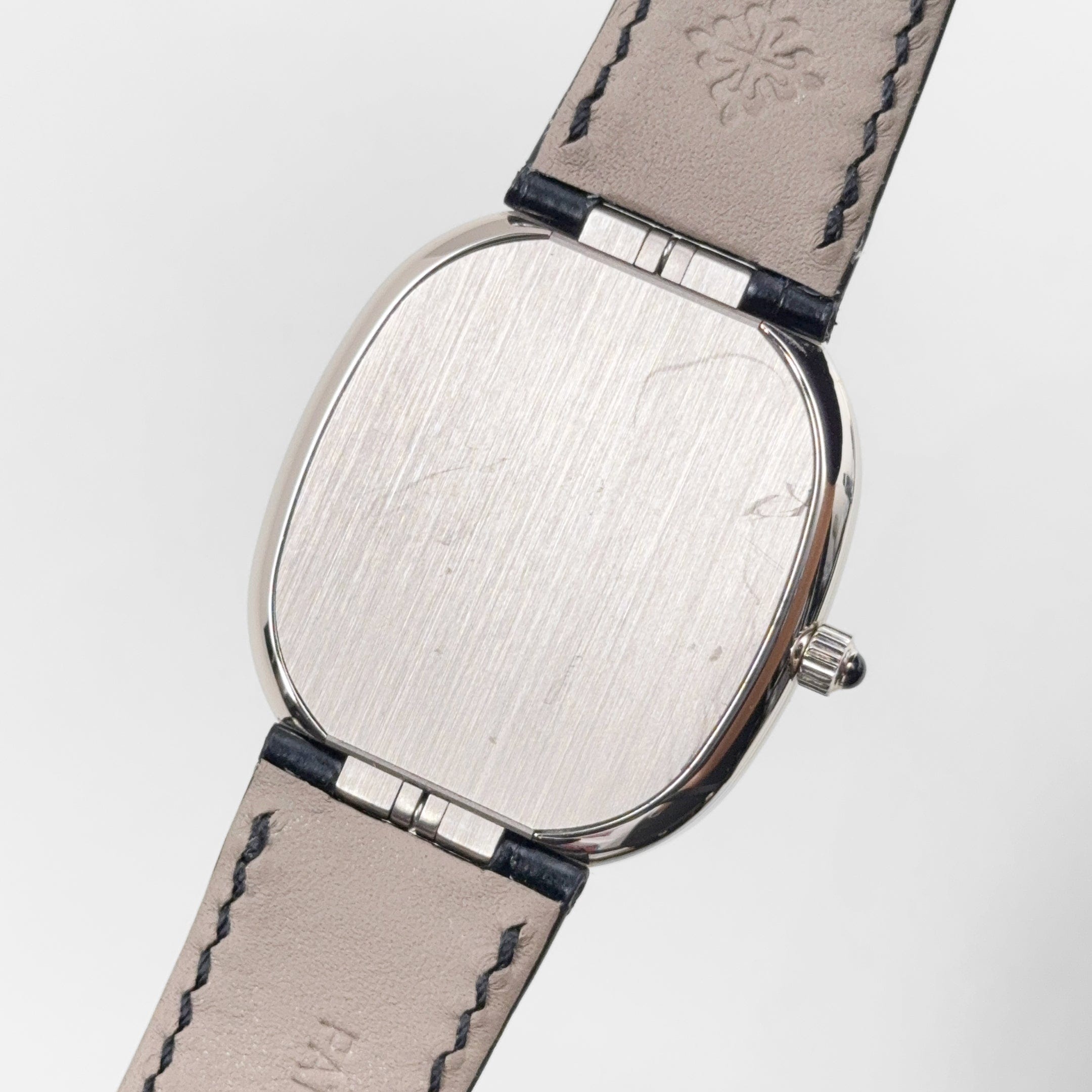 Golden Ellipse Arabesques and Volutes White Gold Black Dial 34mm Product Image 8
