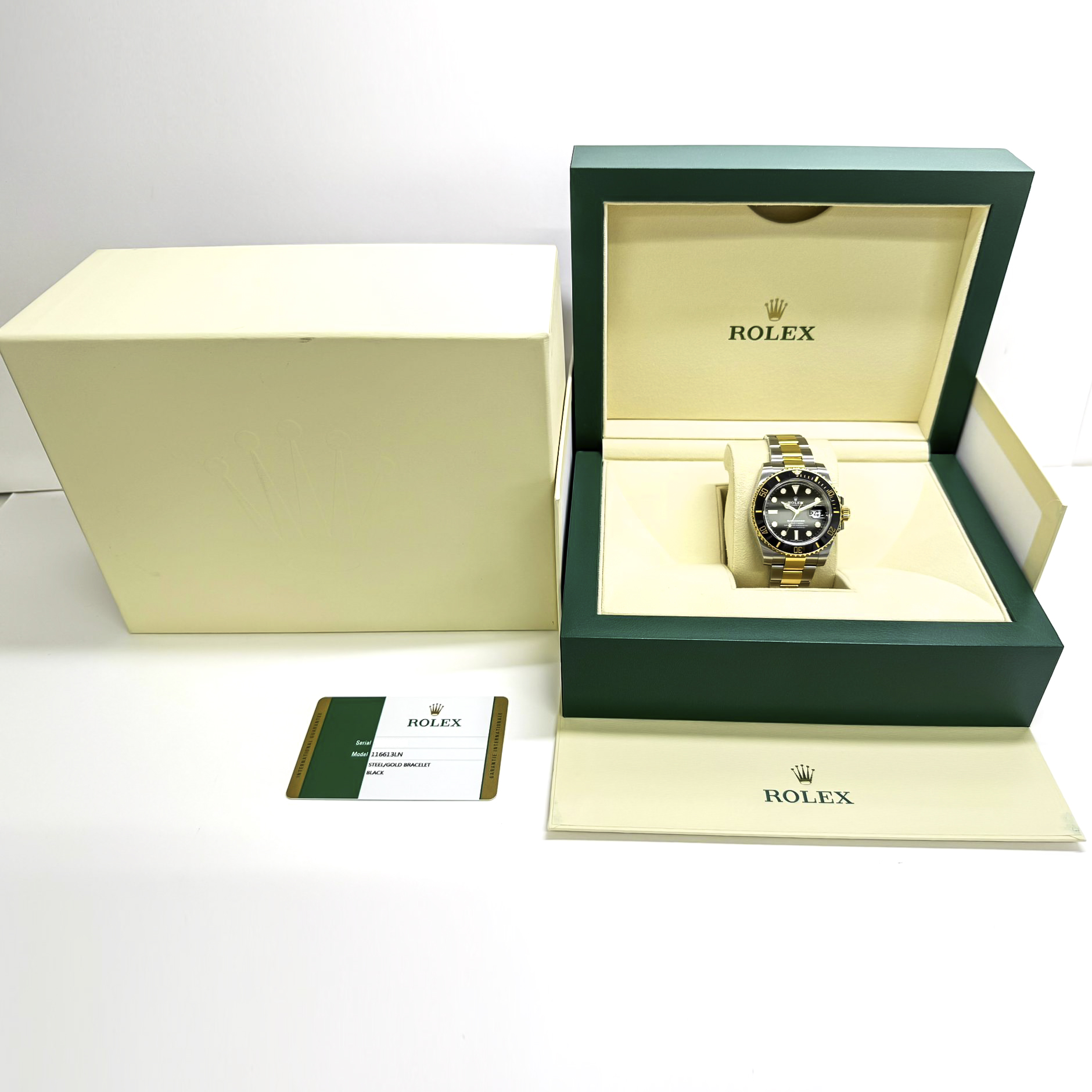 Submariner Date Yellow Gold & Steel Black Dial 40mm Product Image 7