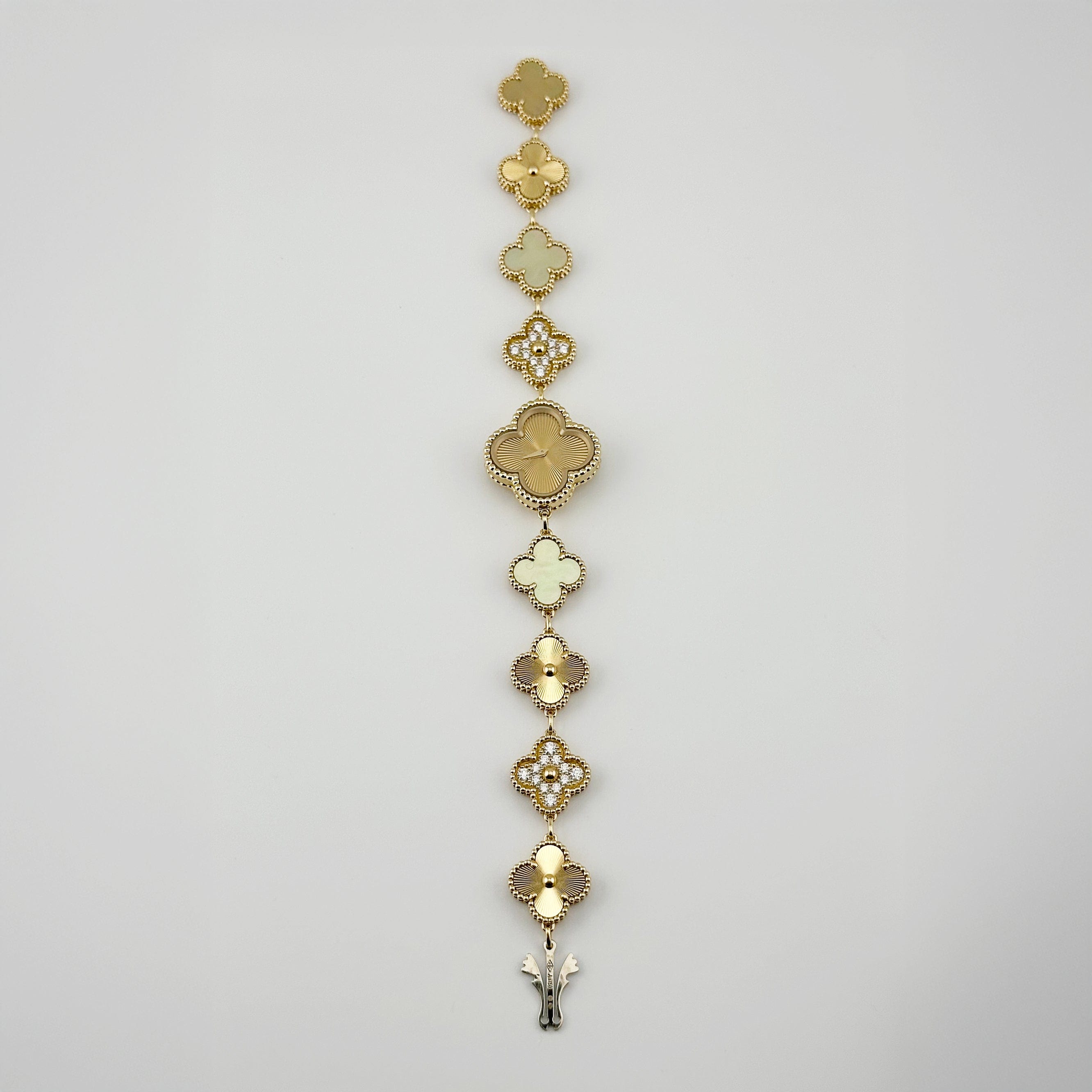 Alhambra Yellow Gold Champagne Dial 23mm Product Image 3