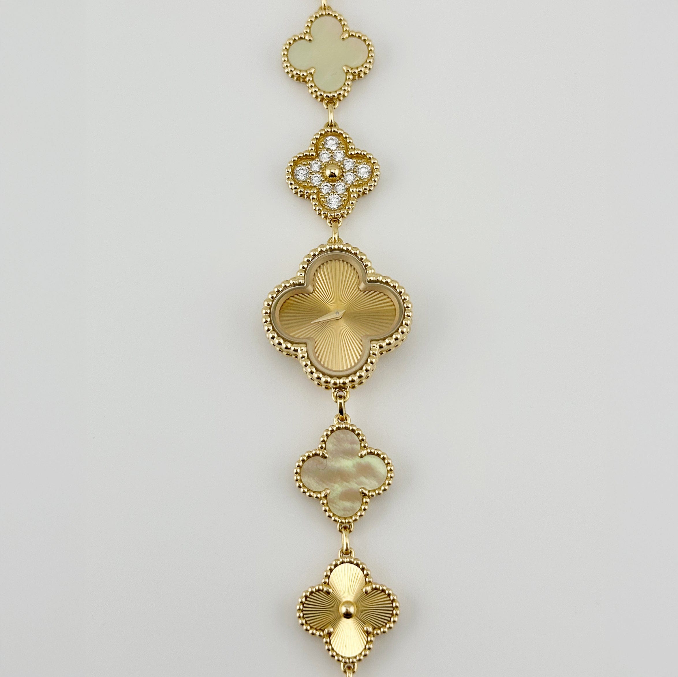 Alhambra Yellow Gold Champagne Dial 23mm Product Image 1