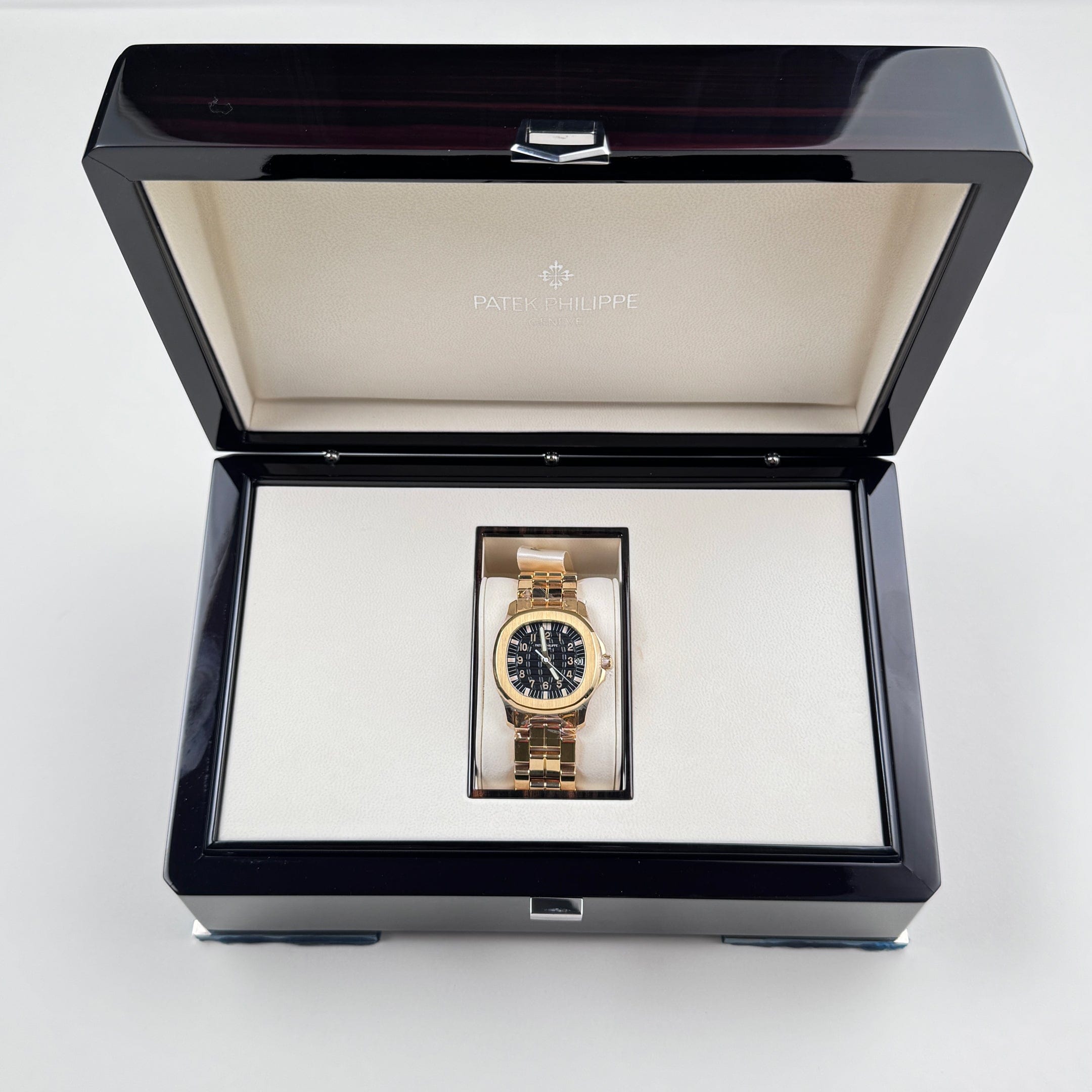 Aquanaut Yellow Gold Black Dial 34mm Product Image 10