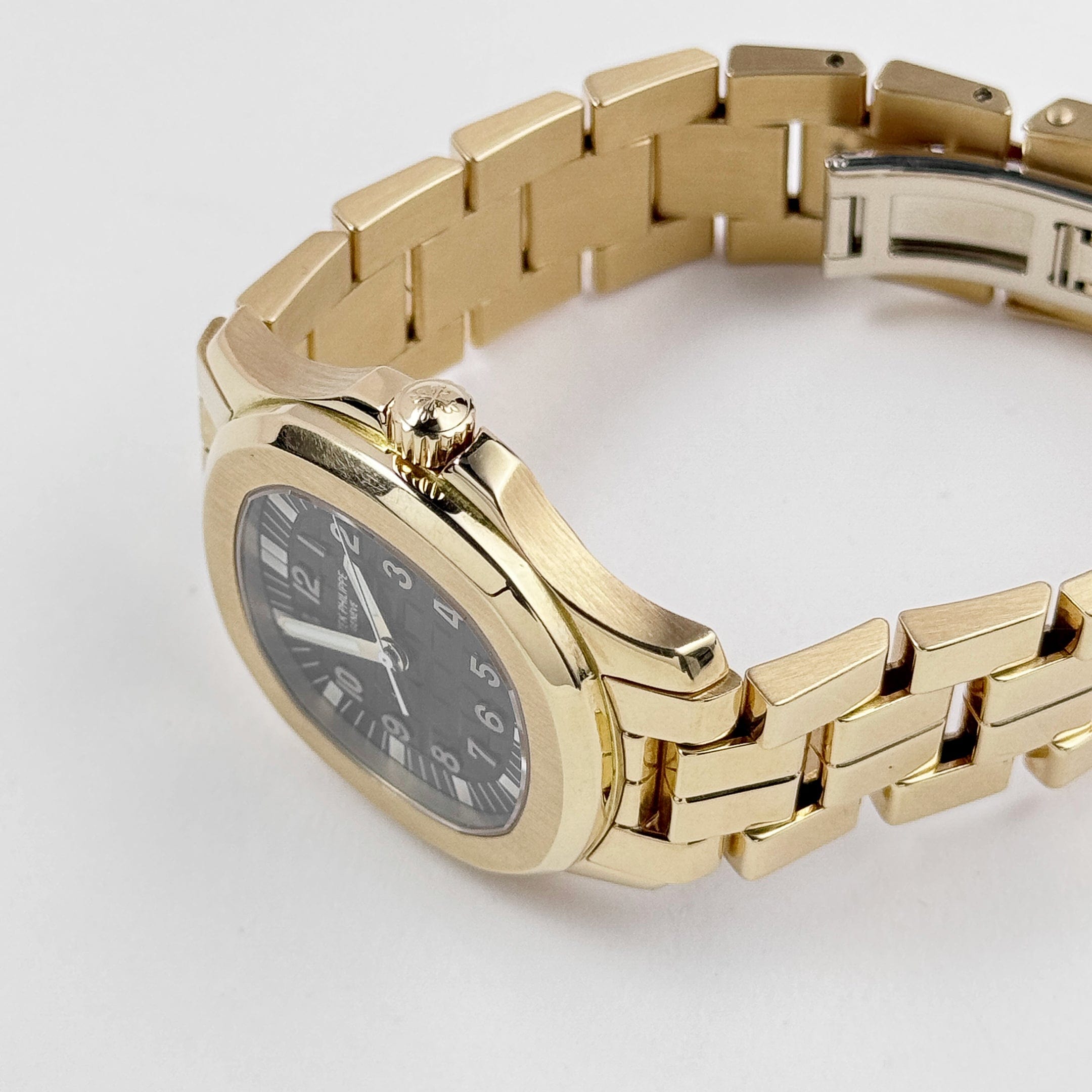 Aquanaut Yellow Gold Black Dial 34mm Product Image 2