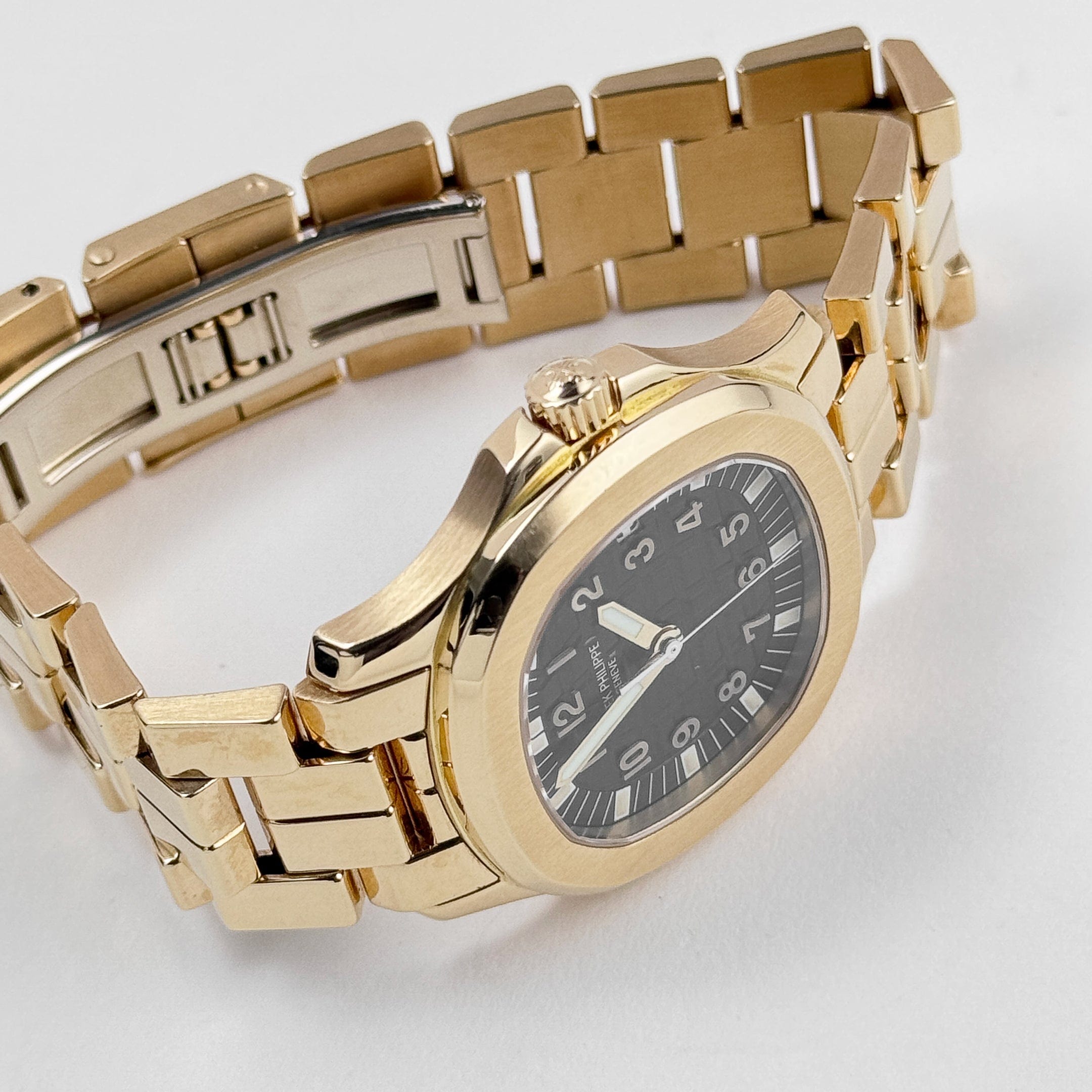 Aquanaut Yellow Gold Black Dial 34mm Product Image 3
