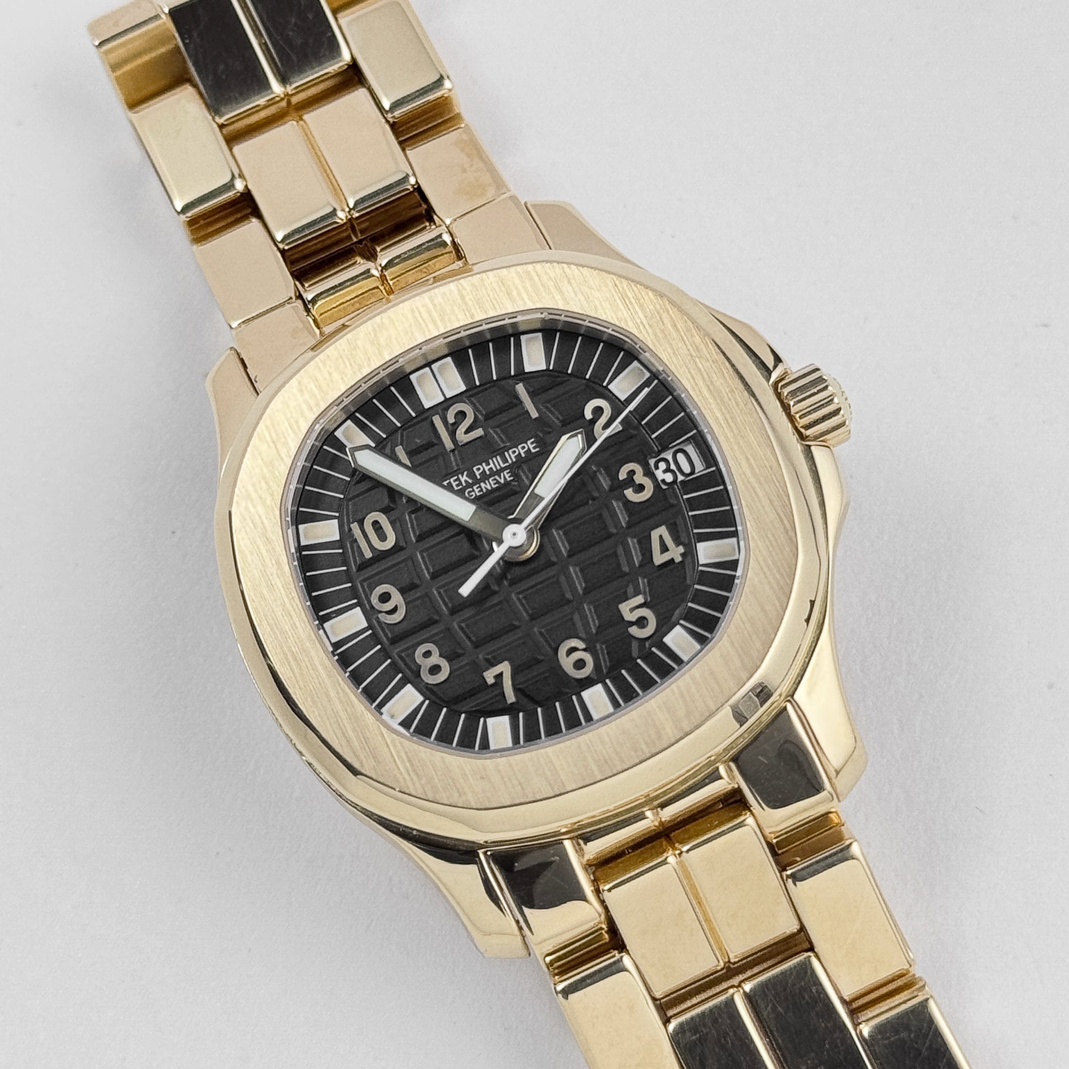 Aquanaut Yellow Gold Black Dial 34mm Product Image 1