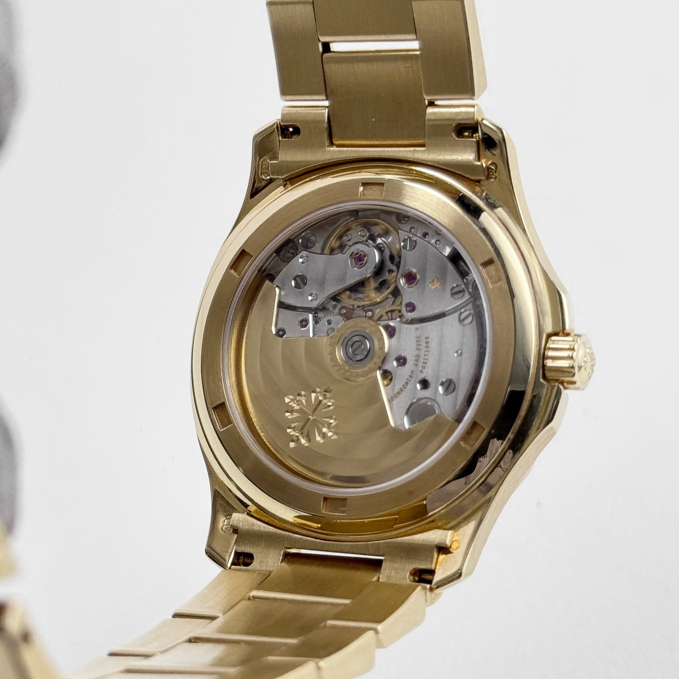 Aquanaut Yellow Gold Black Dial 34mm Product Image 8