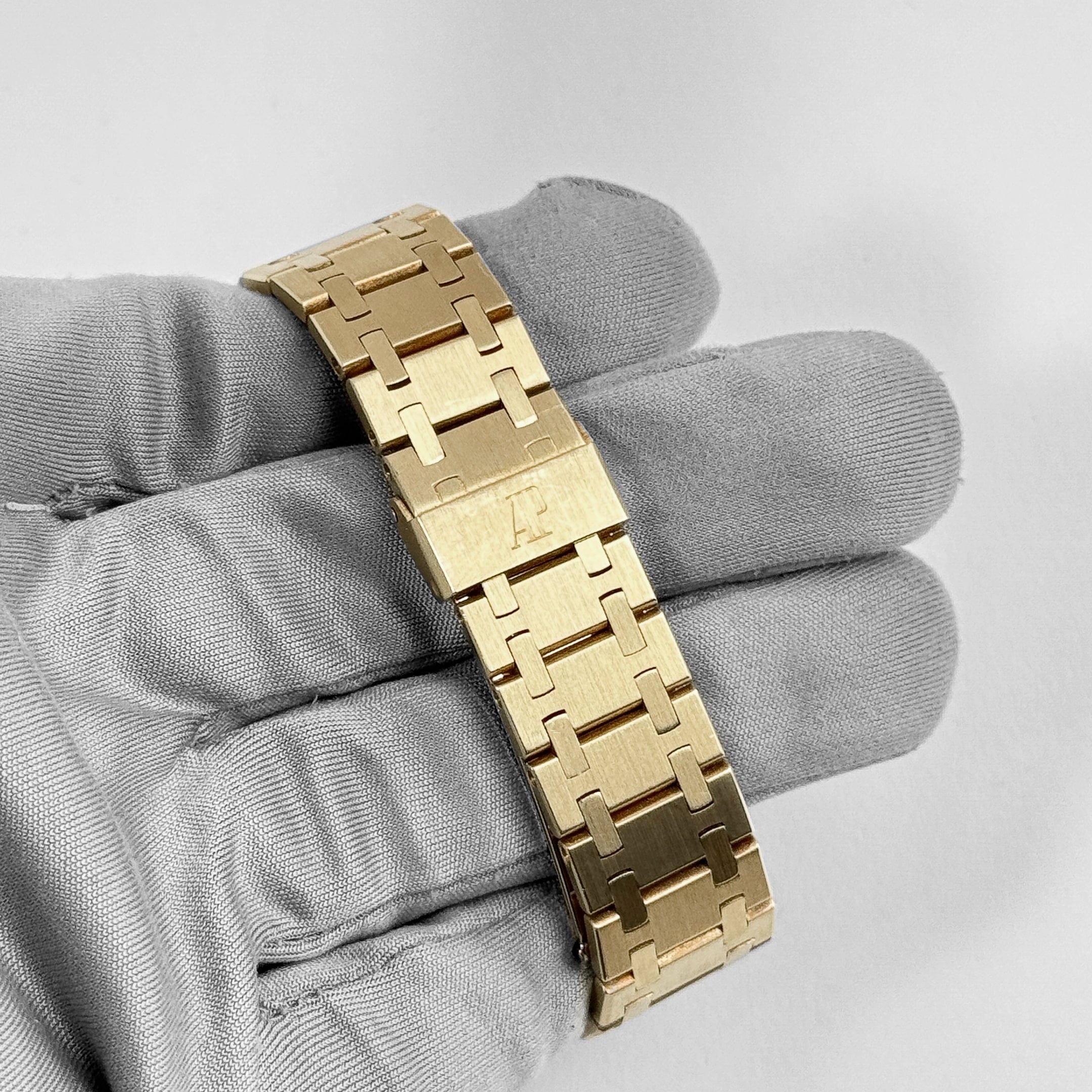 Vintage Royal Oak Yellow Gold Grey Dial 33mm Product Image 9