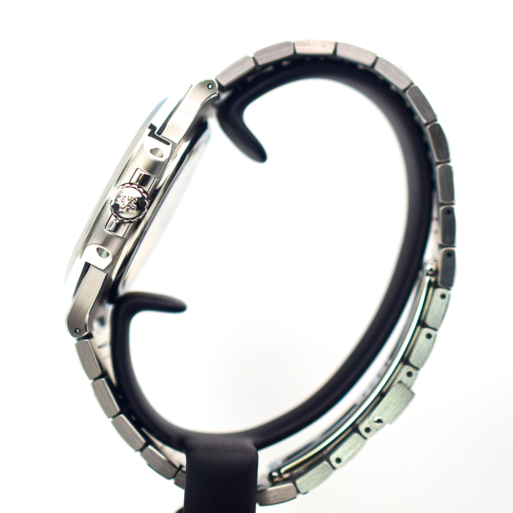 Nautilus Steel Green Dial 40mm Product Image 4