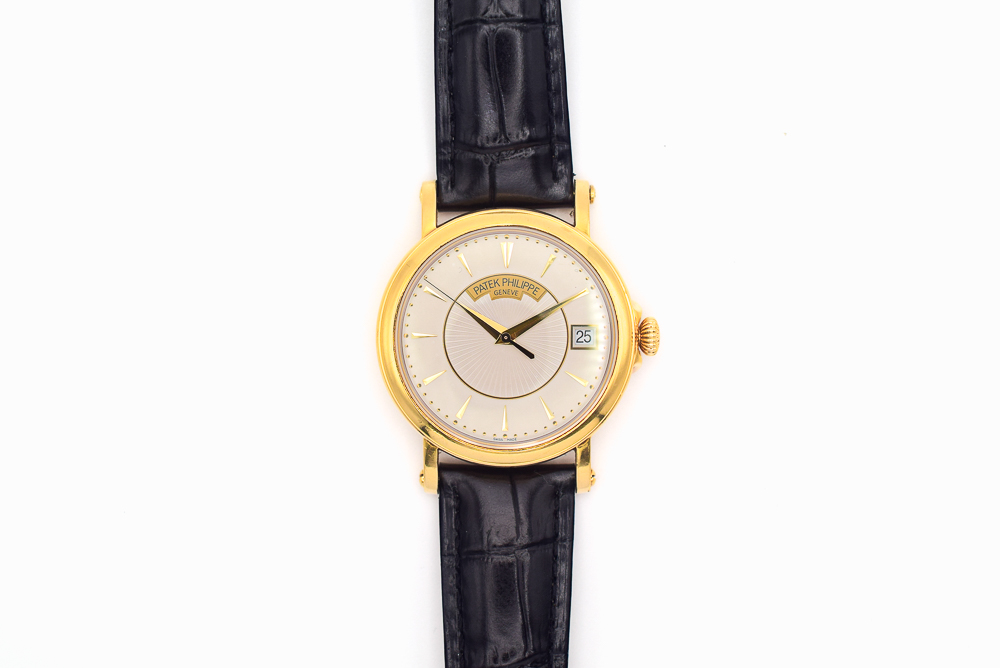 Calatrava Yellow Gold Silver Opaline dial 38mm Product Image 1