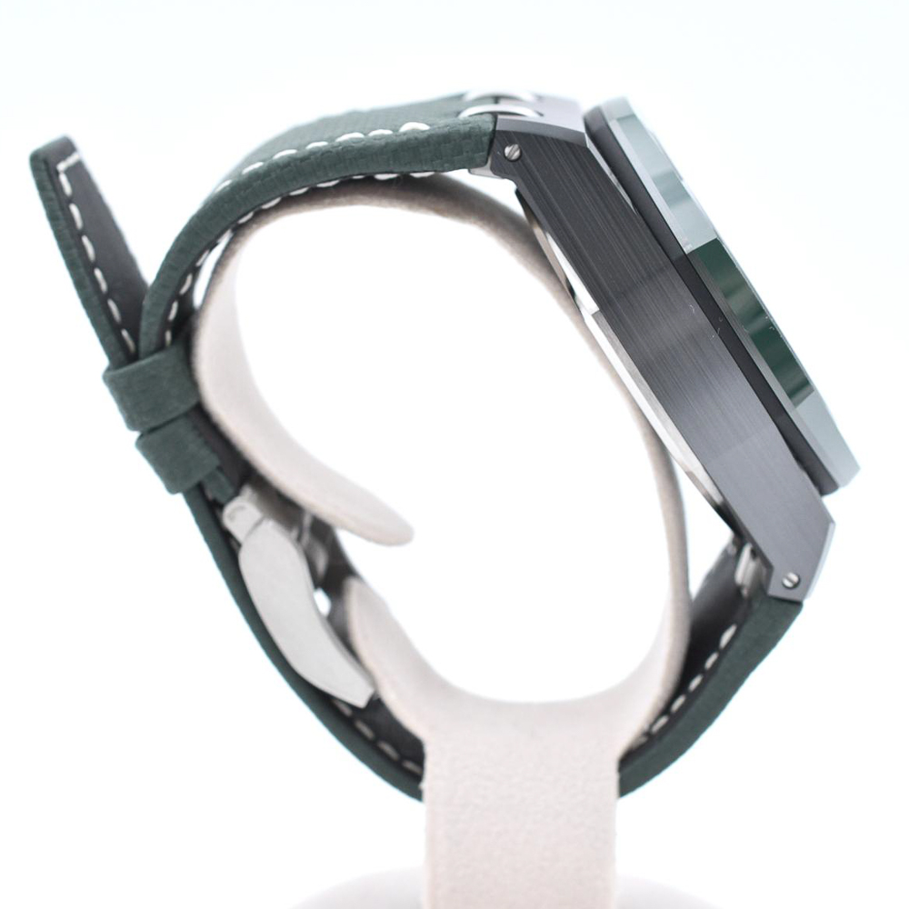 Royal Oak Offshore Titanium & Ceramic Green Dial 43mm Product Image 5