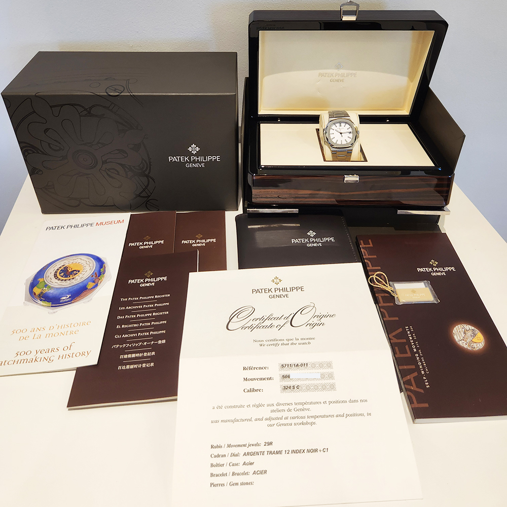 Nautilus Steel White Dial 40mm Product Image 6