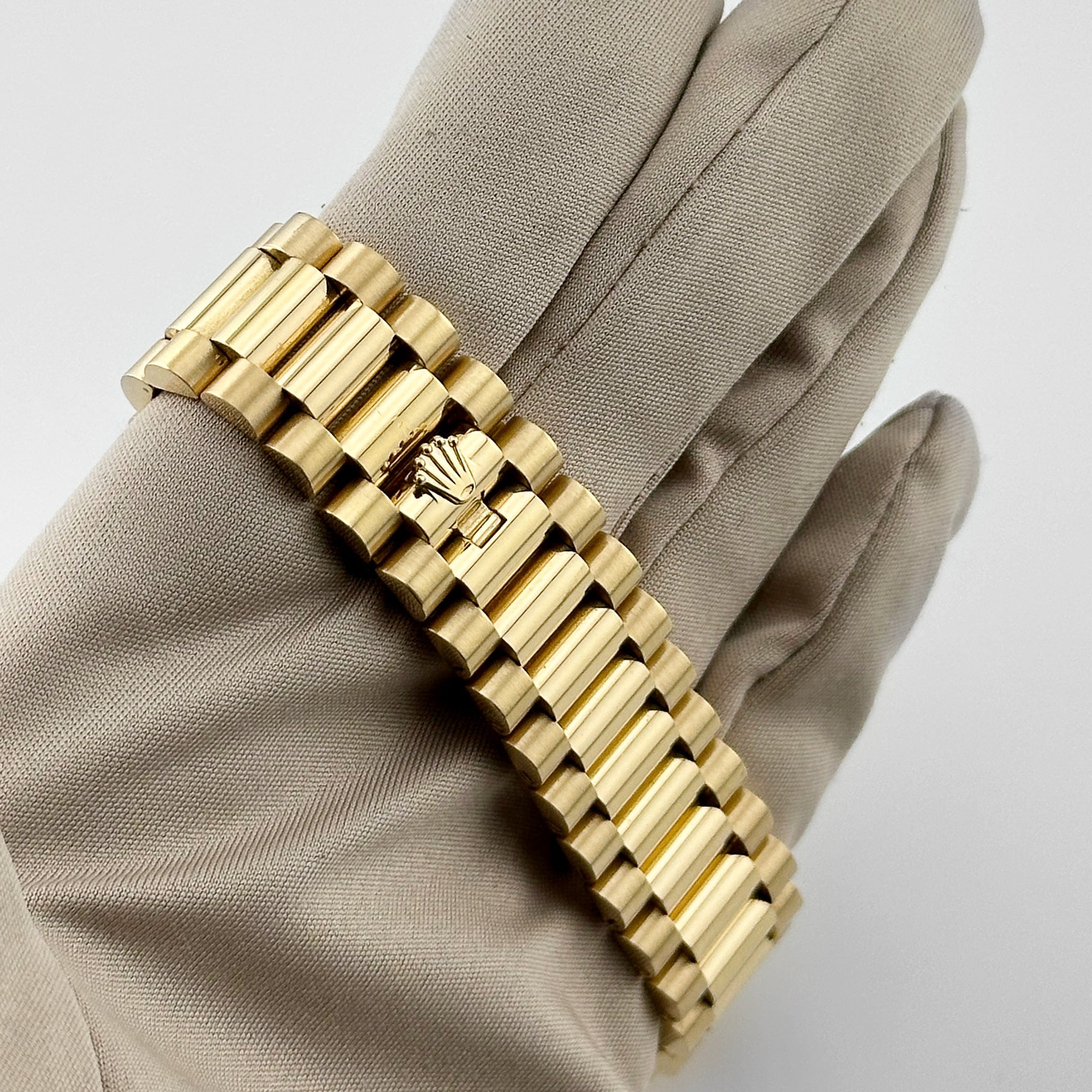 Day-Date Yellow Gold White Dial 36mm Product Image 9
