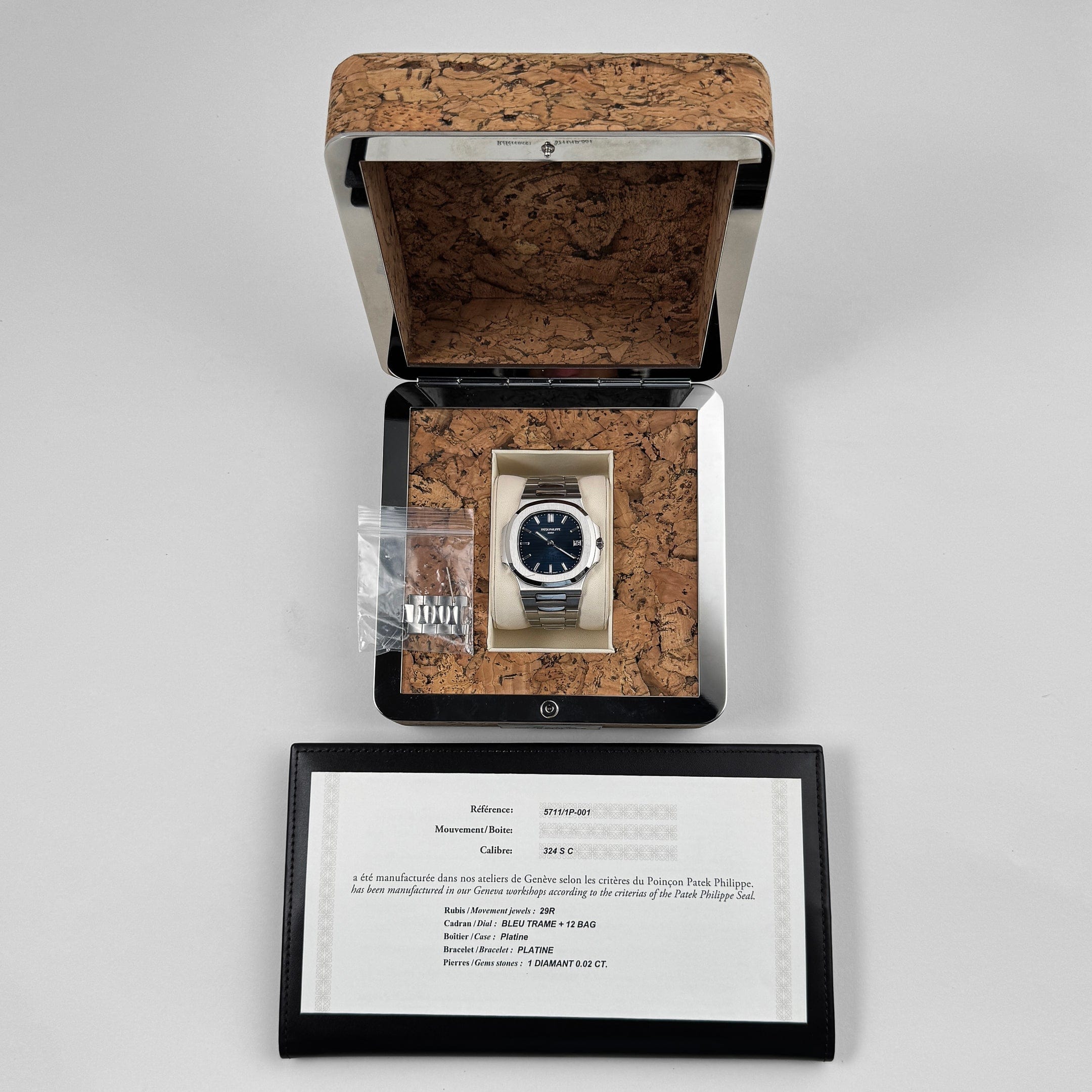 Nautilus Selfwinding "40th Anniversary" Platinum Blue Dial 40mm Product Image 10