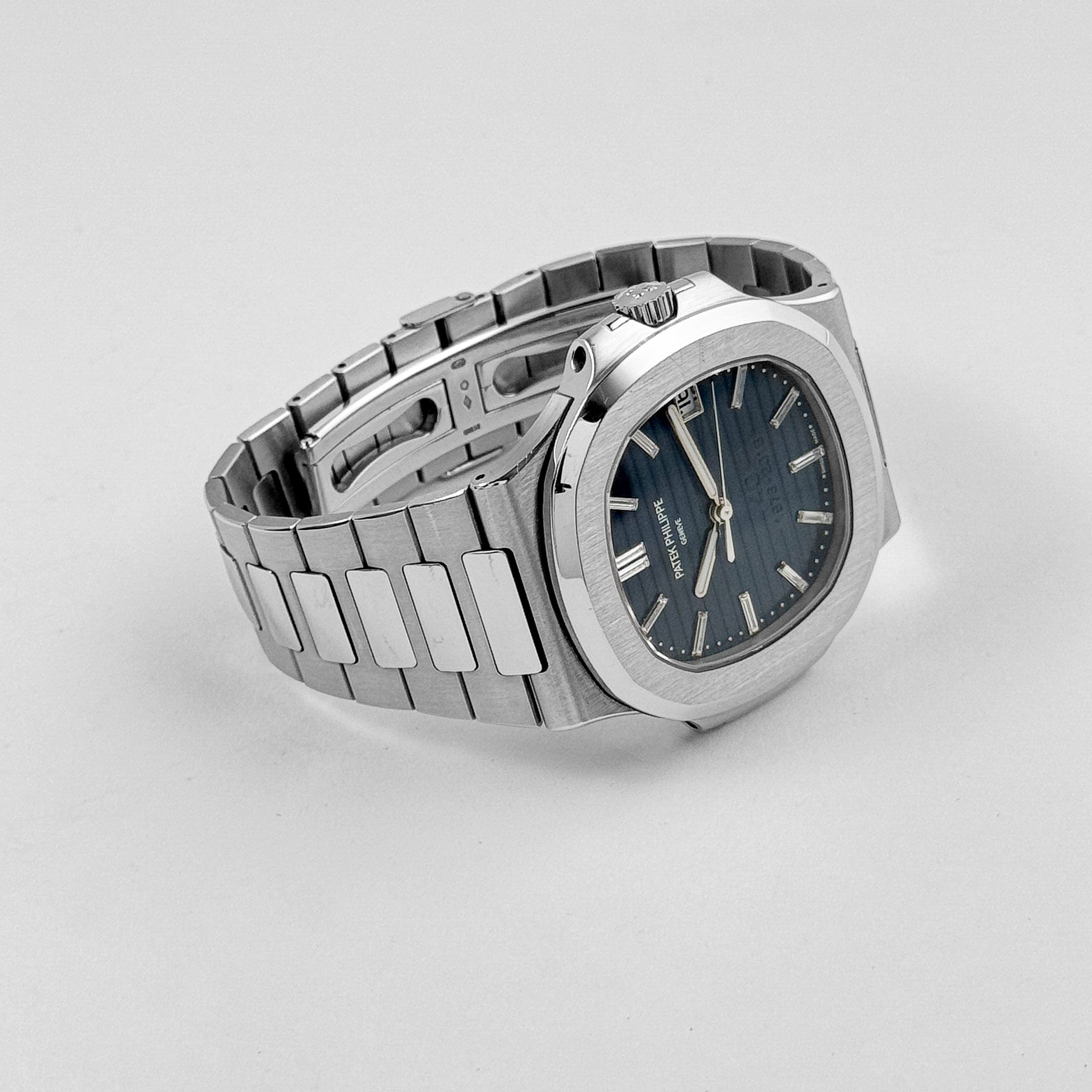 Nautilus Selfwinding "40th Anniversary" Platinum Blue Dial 40mm Product Image 3
