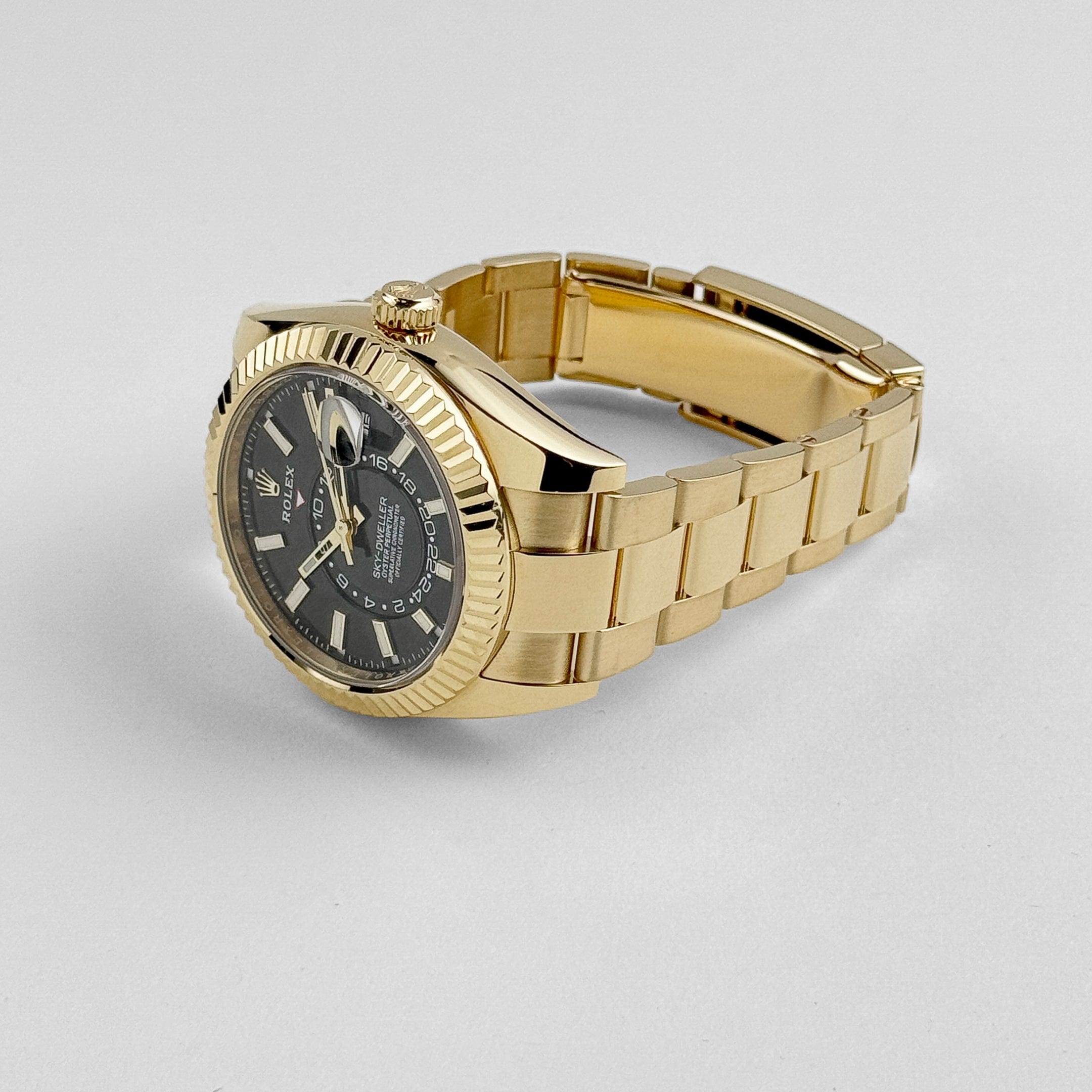 Sky-Dweller Yellow Gold Black Dial 42mm Product Image 3