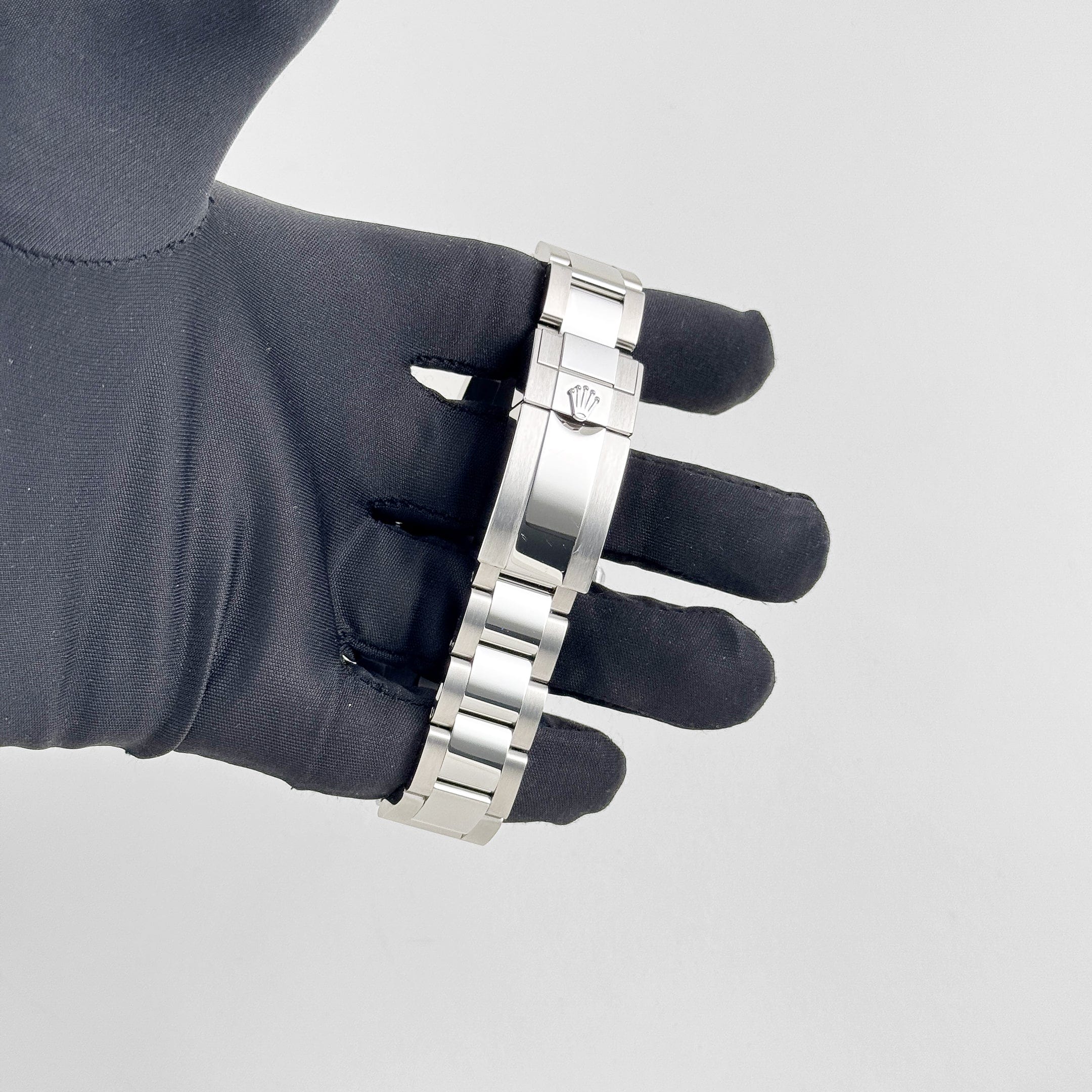 GMT-Master II Steel Black Dial "Pepsi" 40mm Product Image 9