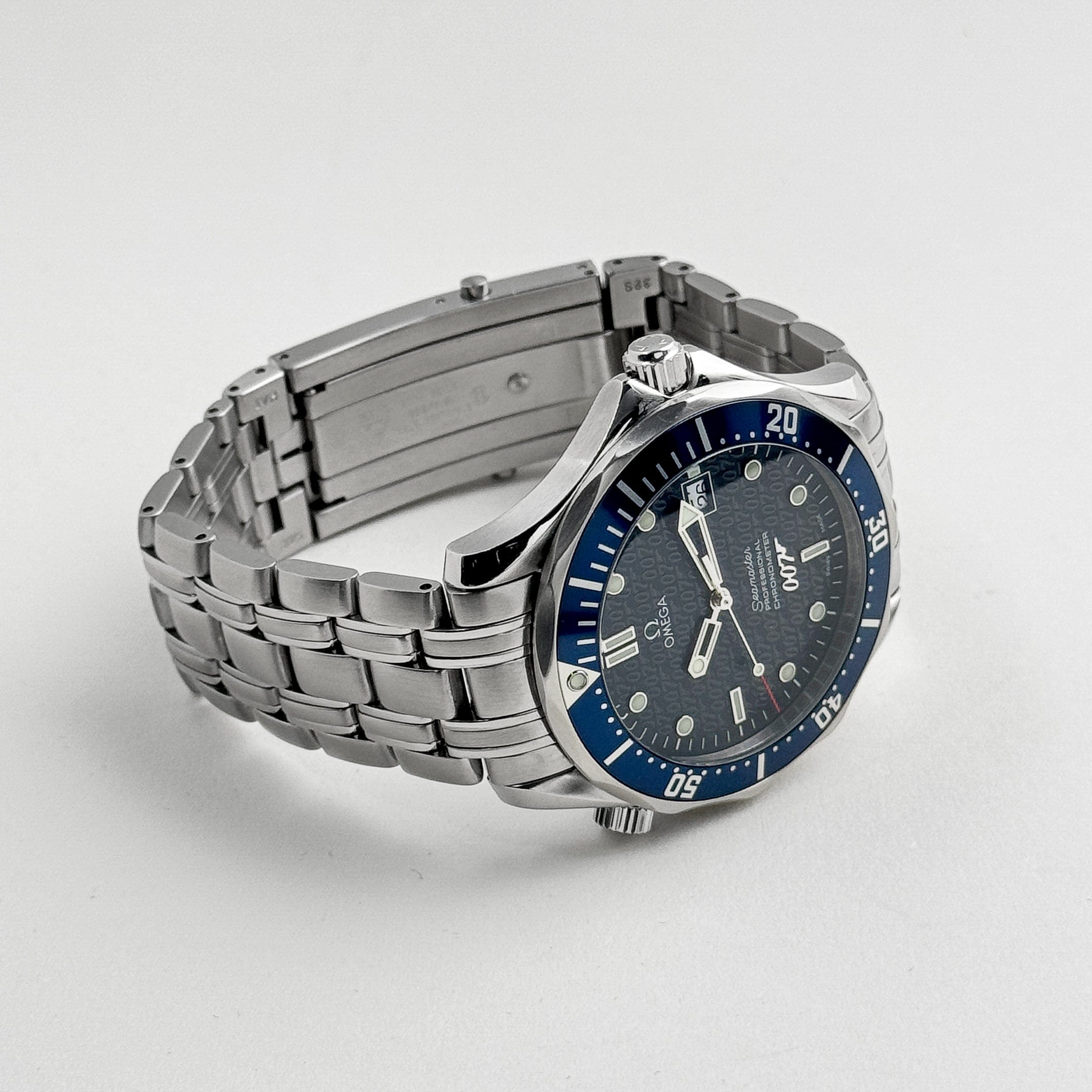 Seamaster Diver 300M "James Bond 40th Anniversary" Steel Blue Dial 41mm Product Image 3