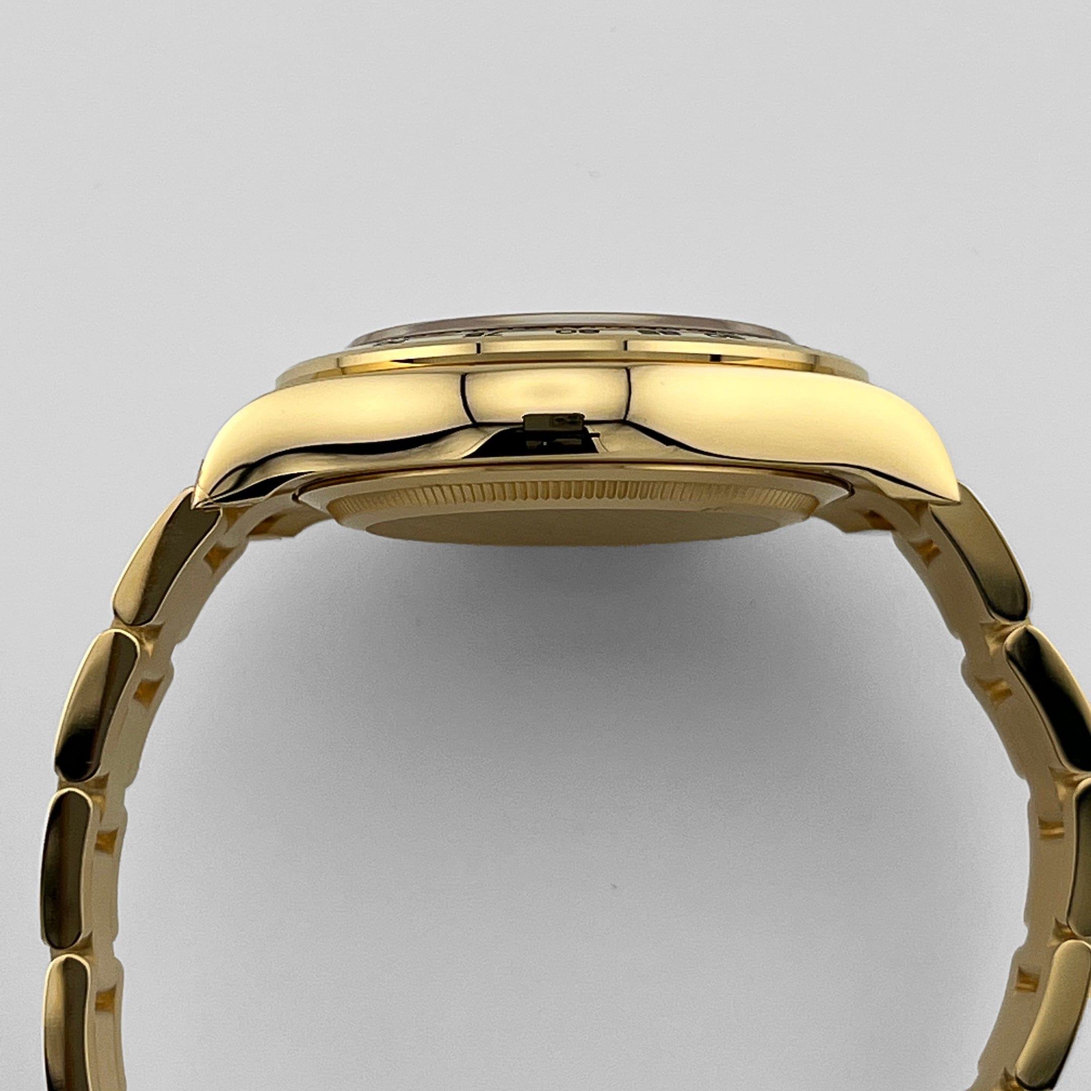 Daytona Yellow Gold Green Dial 40mm Product Image 5