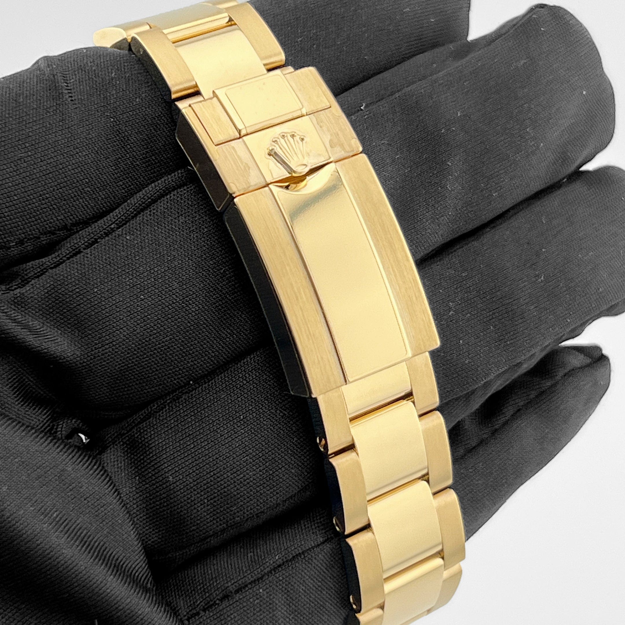 Daytona Yellow Gold Green Dial 40mm Product Image 9