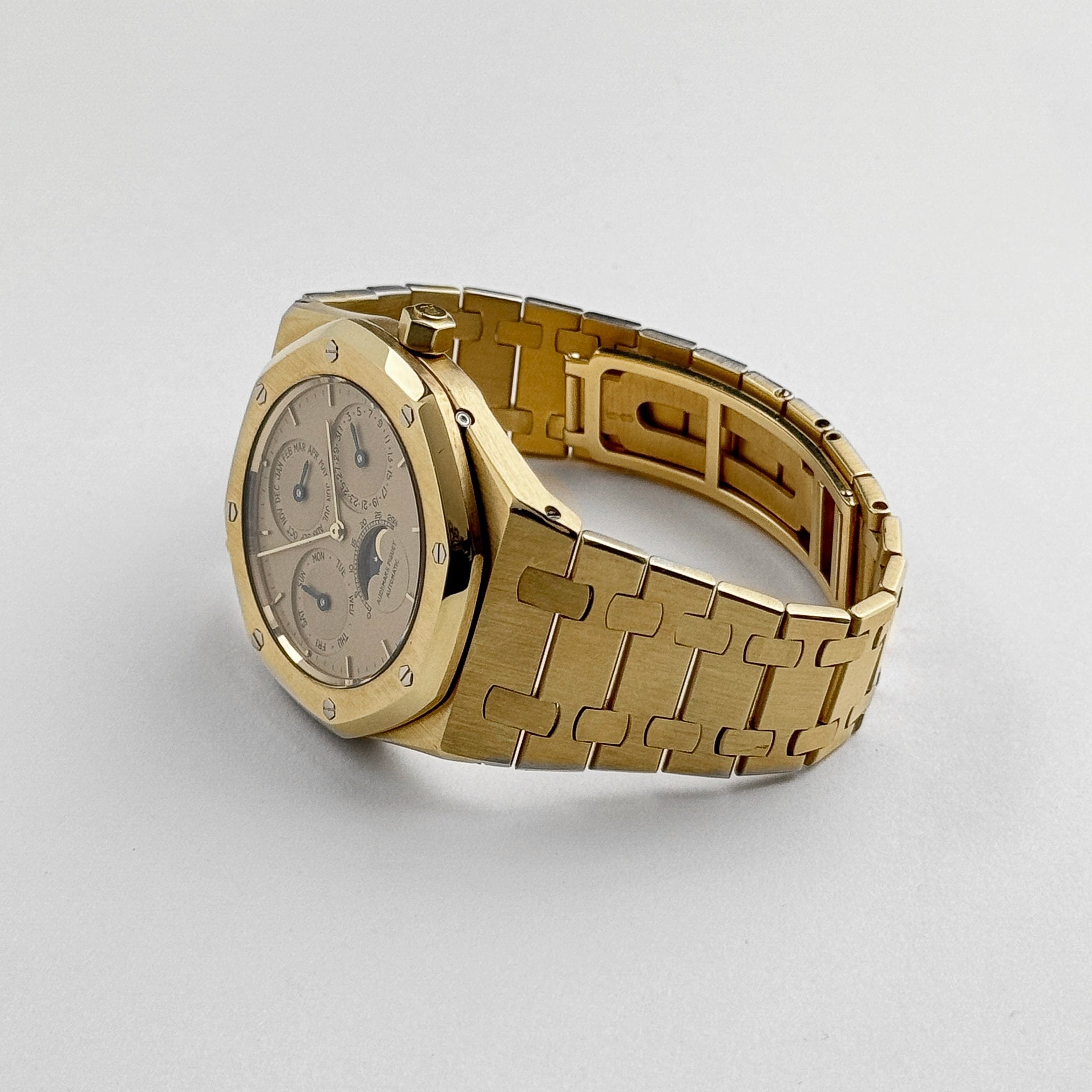 Vintage Royal Oak Perpetual Calendar Yellow Gold Gold Dial 39mm Product Image 2