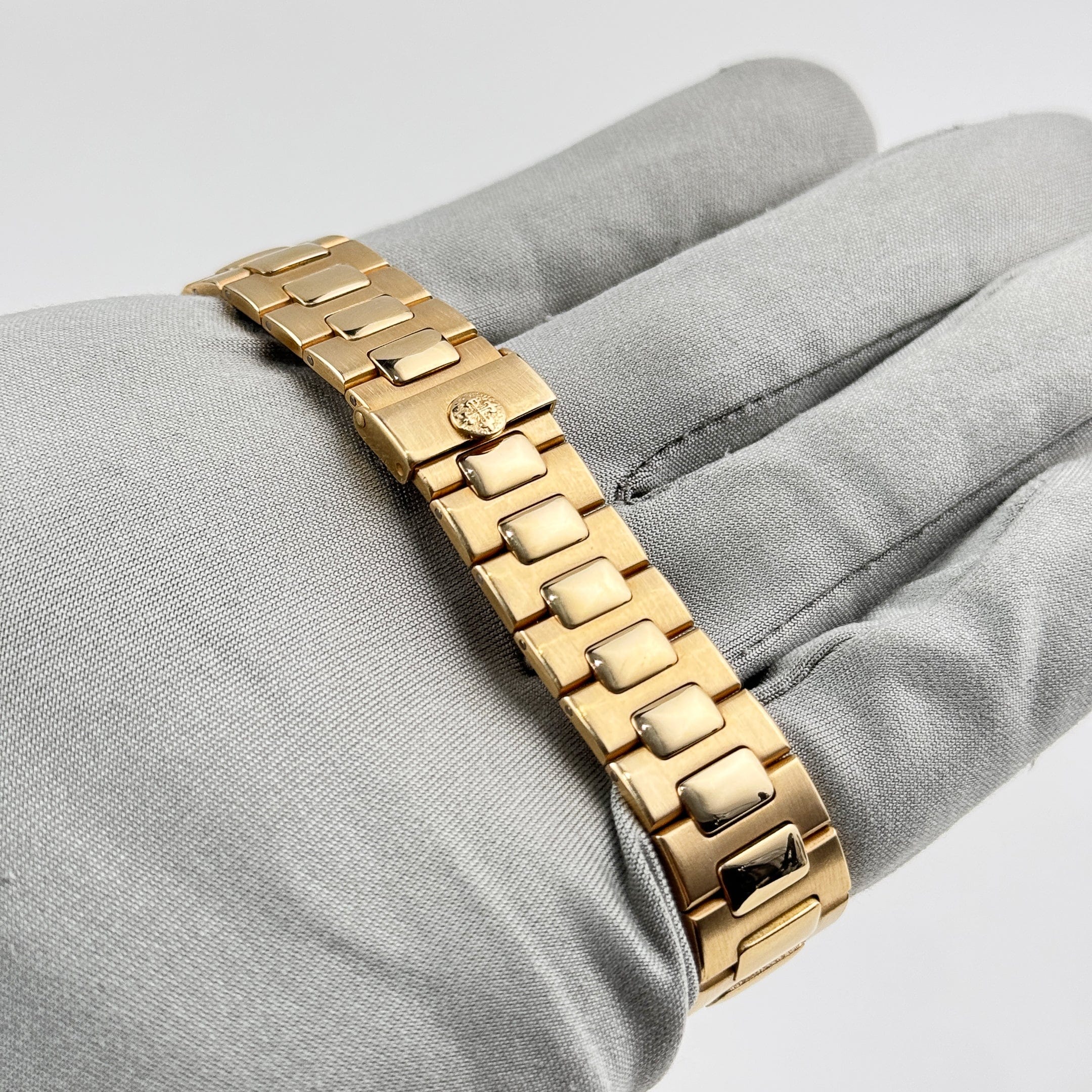 Nautilus Yellow Gold White Dial 38mm Product Image 9