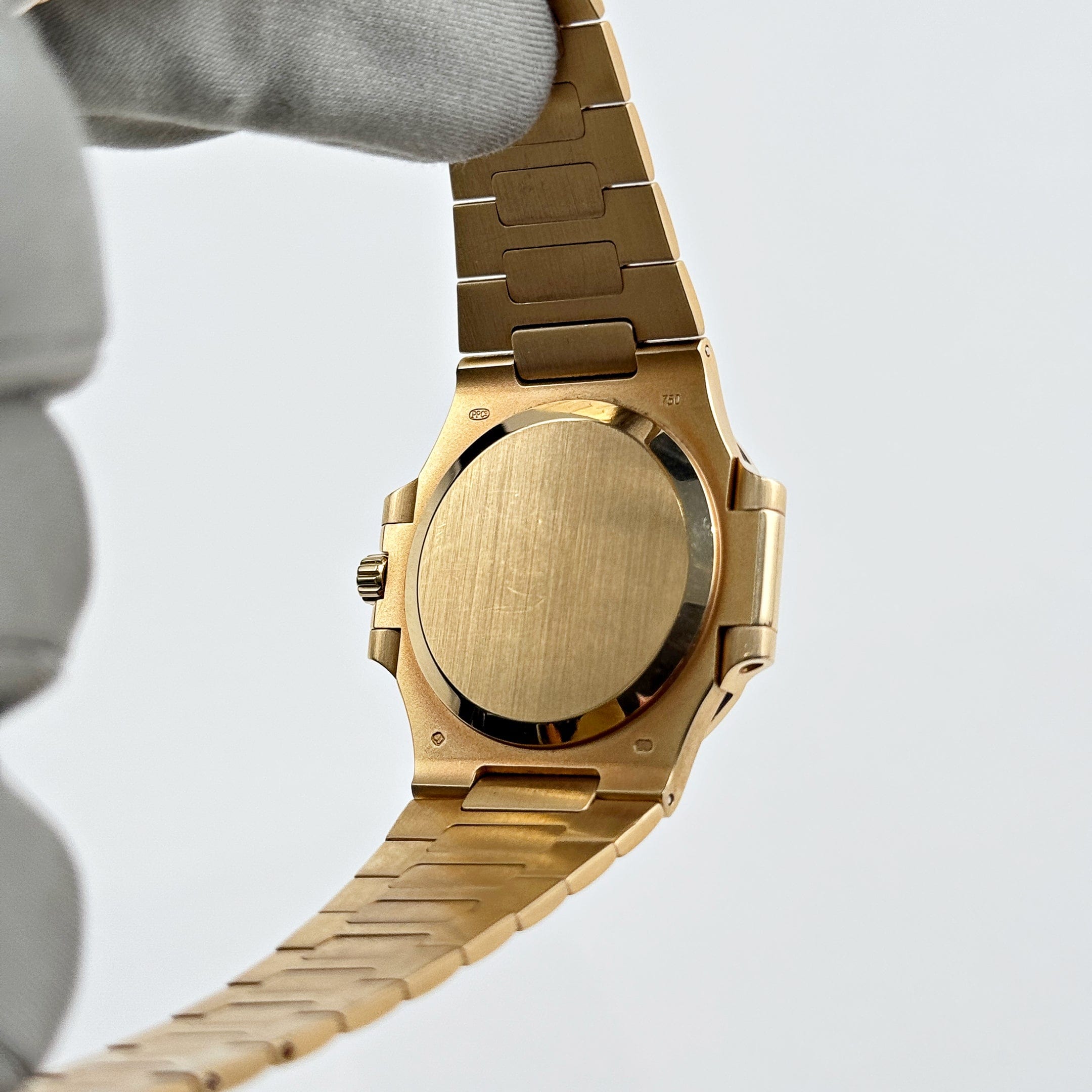 Nautilus Yellow Gold White Dial 38mm Product Image 6
