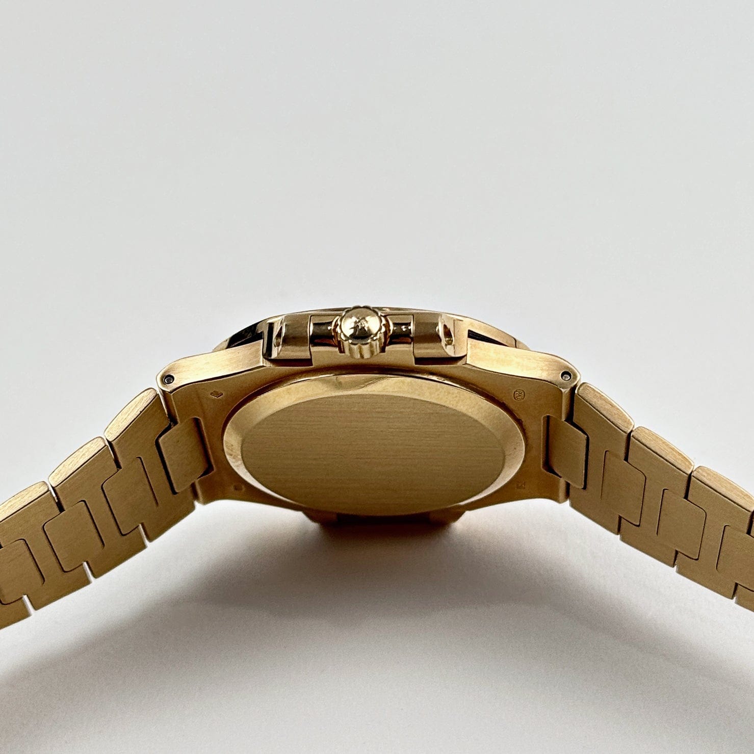 Nautilus Yellow Gold White Dial 38mm Product Image 8