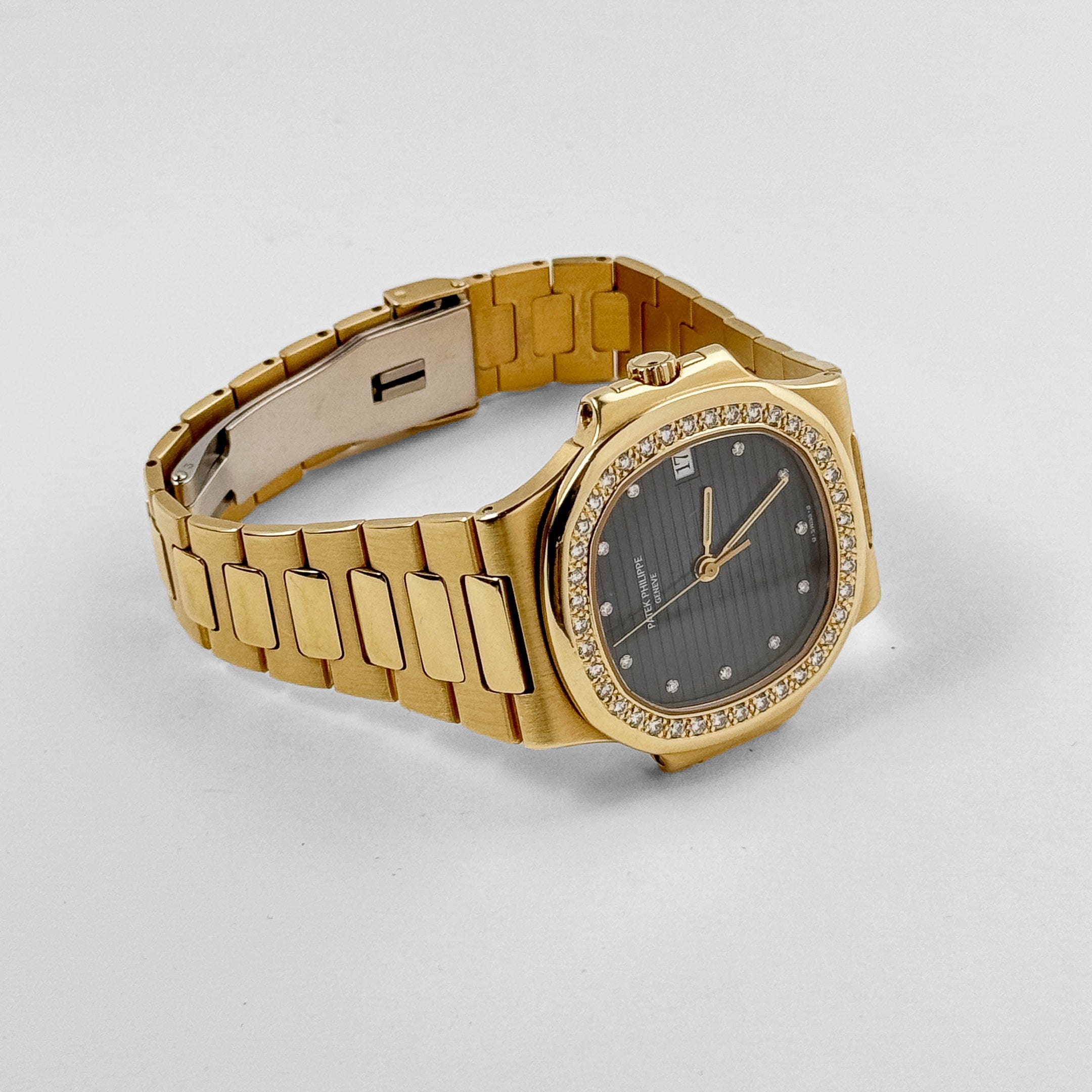 Vintage Nautilus Yellow Gold Diamond Blue Dial 37mm Product Image 3