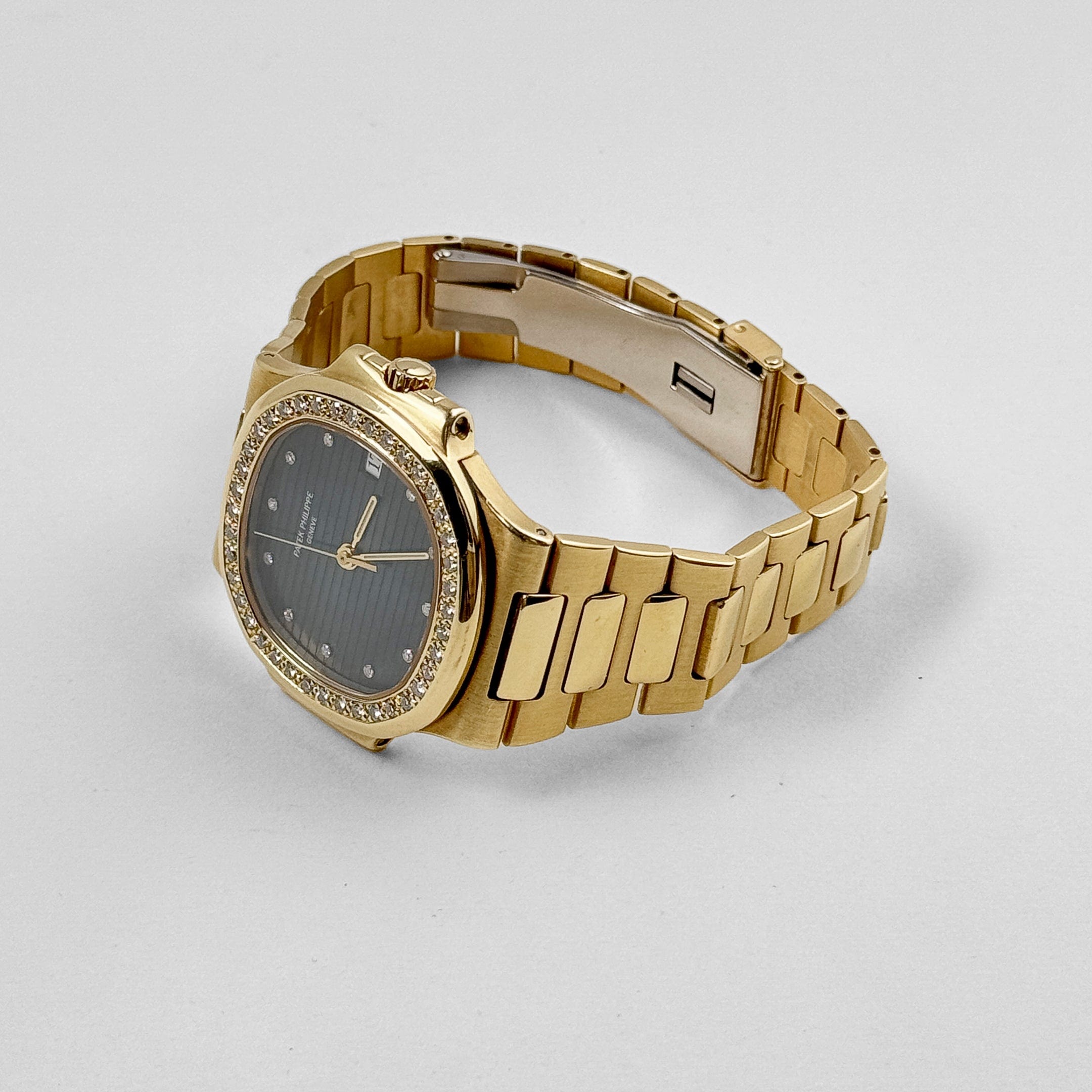 Vintage Nautilus Yellow Gold Diamond Blue Dial 37mm Product Image 2