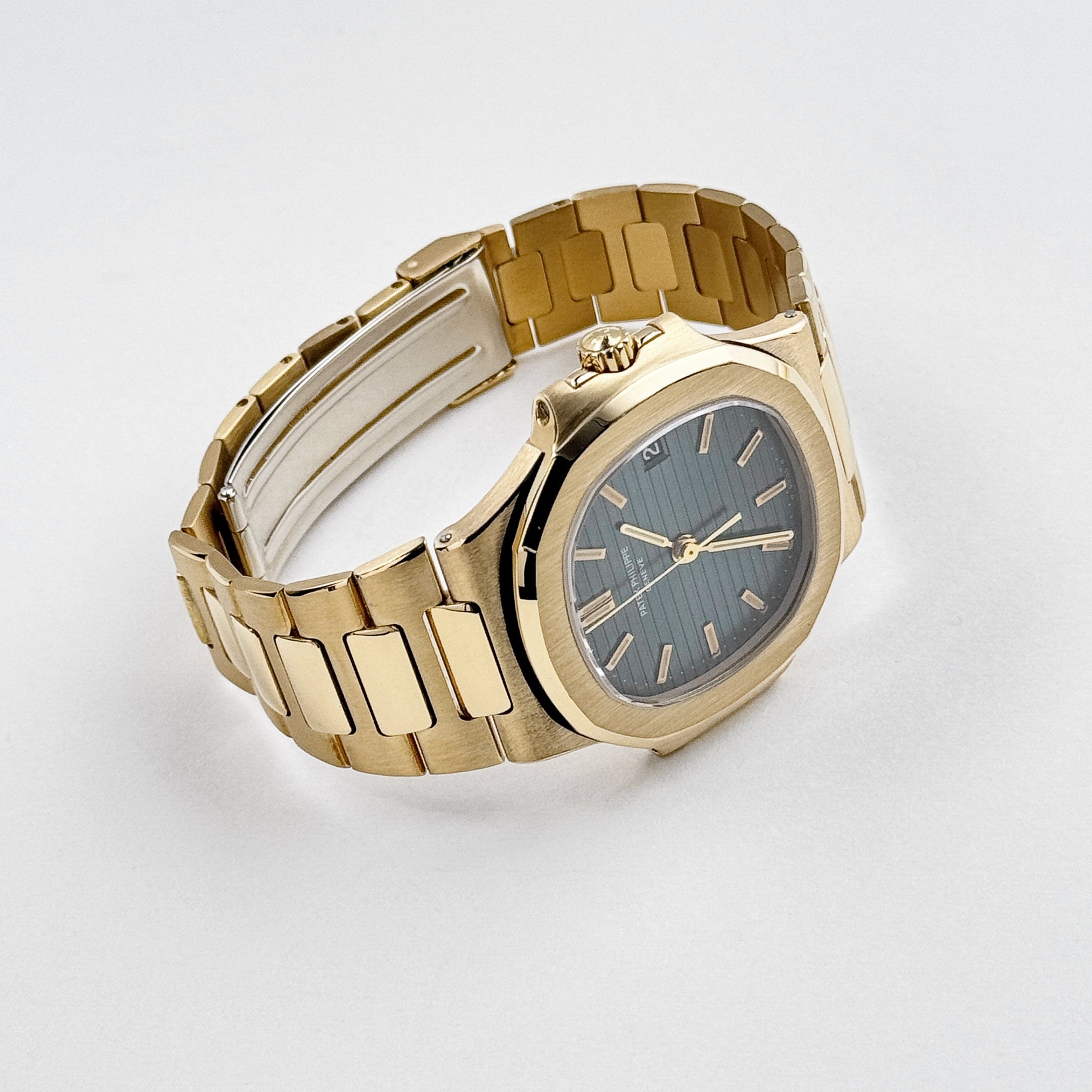 Vintage Nautilus Yellow Gold Black Dial 37mm Product Image 3