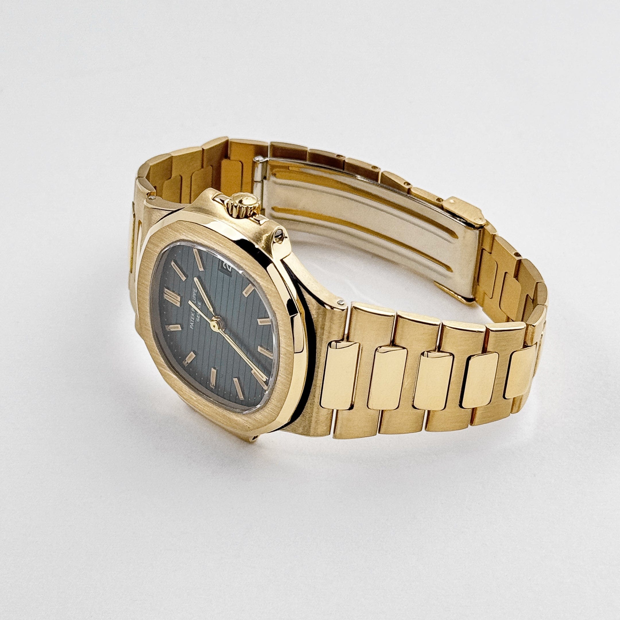 Vintage Nautilus Yellow Gold Black Dial 37mm Product Image 2