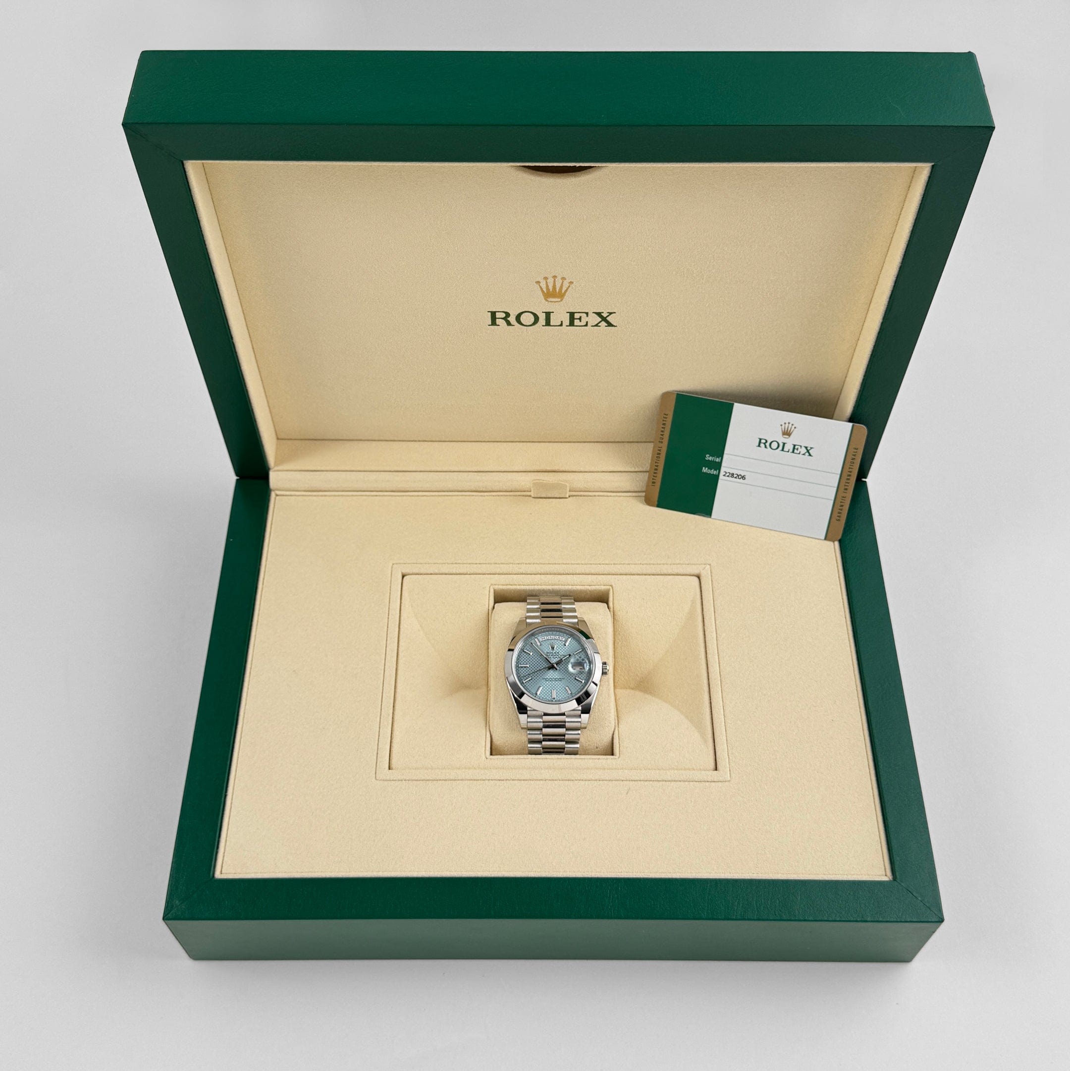 Day-Date 40 Platinum Blue Dial 40mm Product Image 10