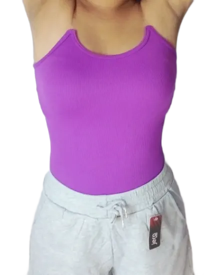 Blusa con tirantes transparentes
