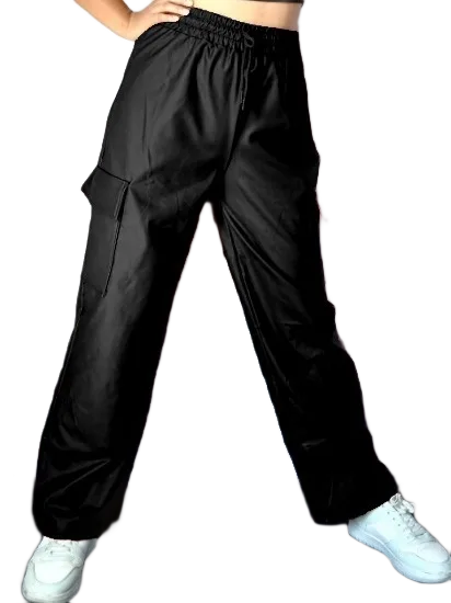 Pantalón cargo vinipiel afelpado