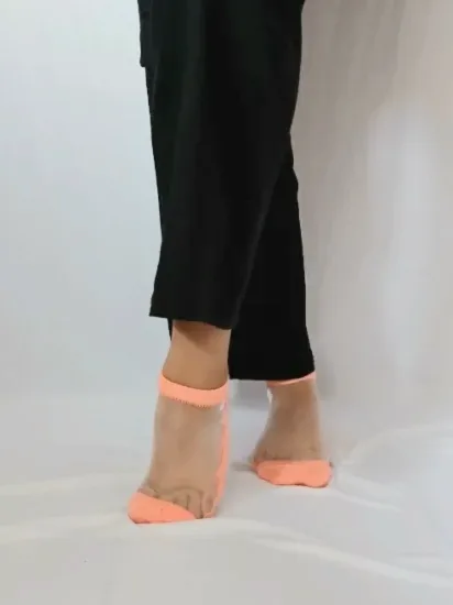 Tines transparentes dama