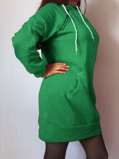 Vestido con gorro y bolsas