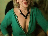 voorbeeld oudere dame als camgirl