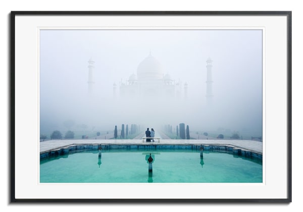 Misty Taj Mahal by Karthi Raveendiran