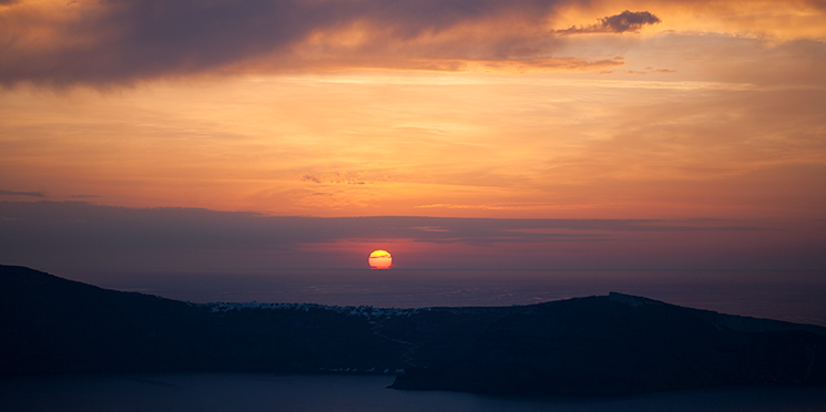 الصورة من موقع santorini 1