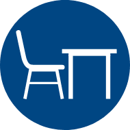 Stühle und Tische