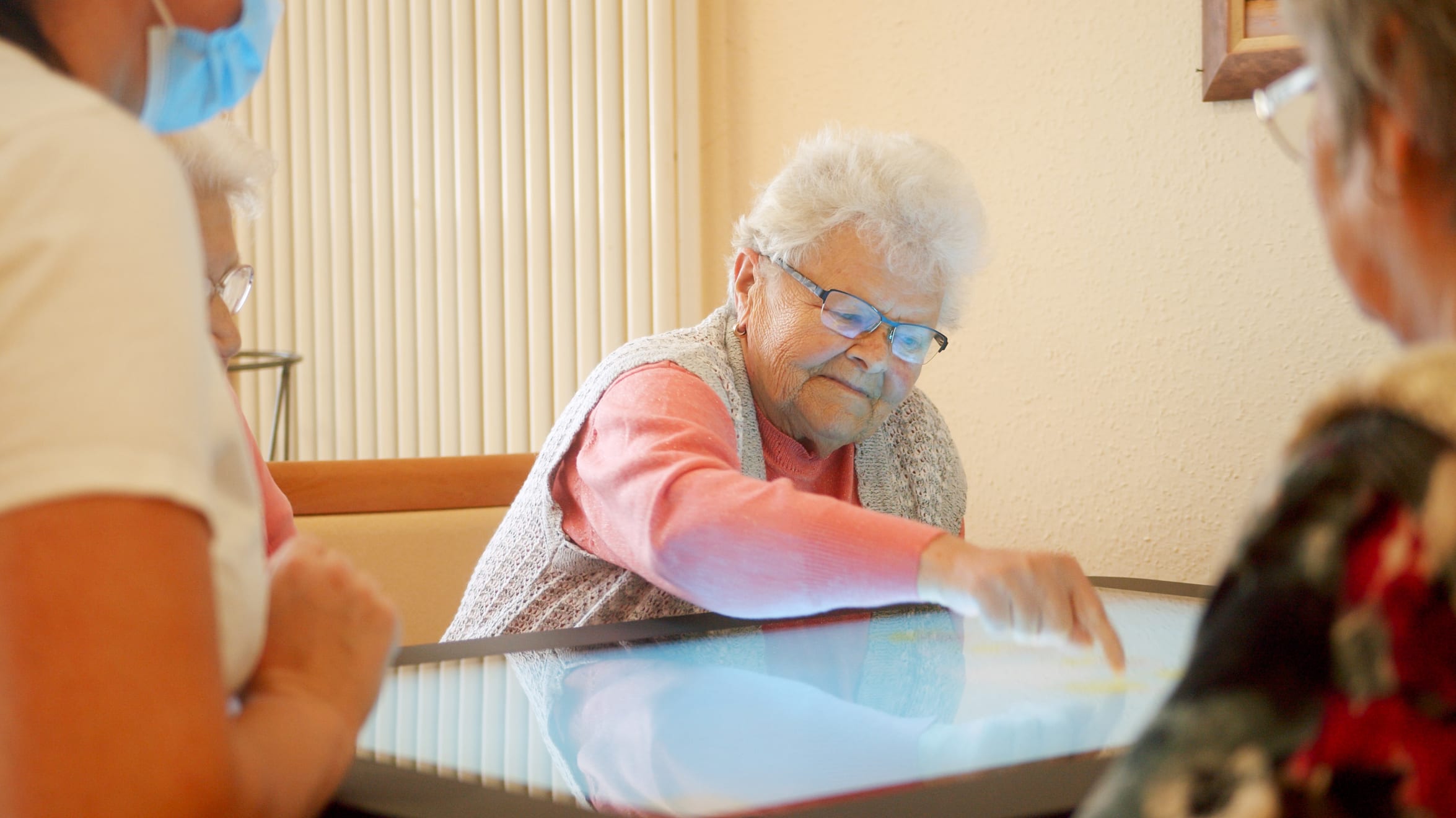 Digitalisierung im Pflegeheim mit dem CareTable Aktivitätstisch